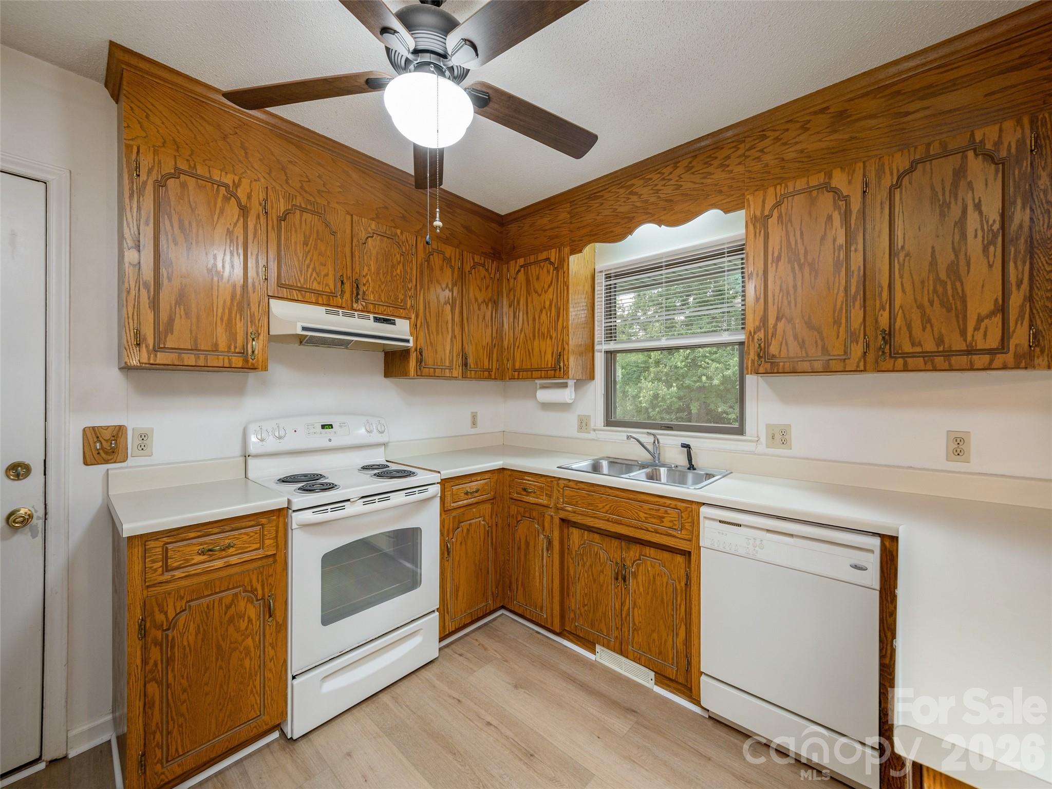 2 Bannerwood Drive — Horse Shoe