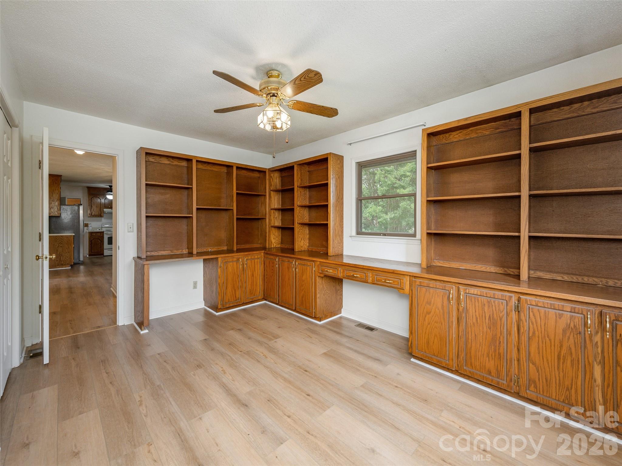 2 Bannerwood Drive — Horse Shoe