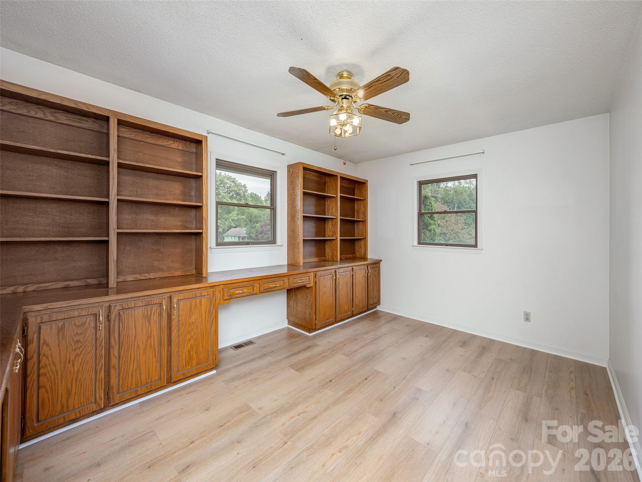 2 Bannerwood Drive — Horse Shoe
