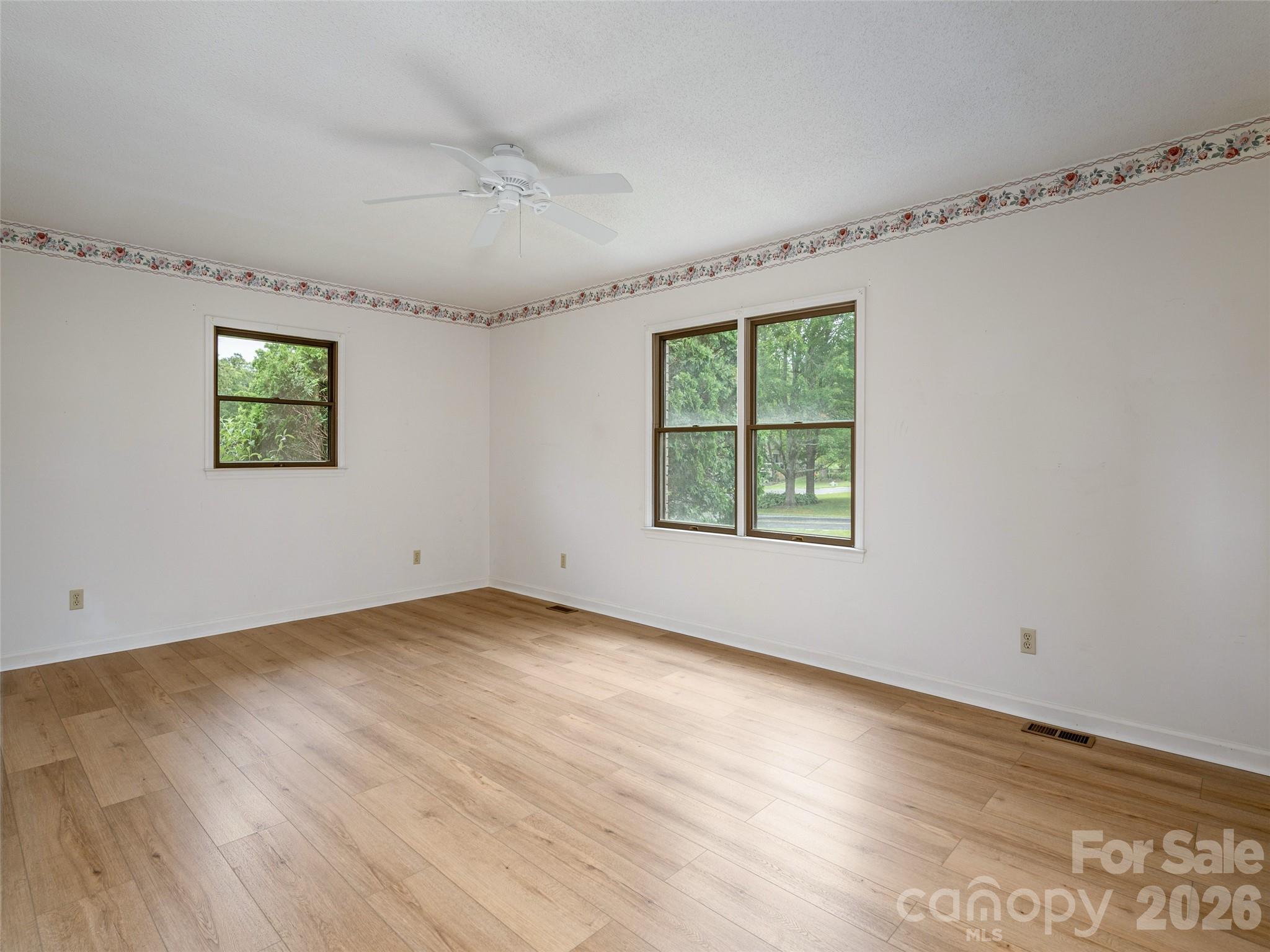 2 Bannerwood Drive — Horse Shoe