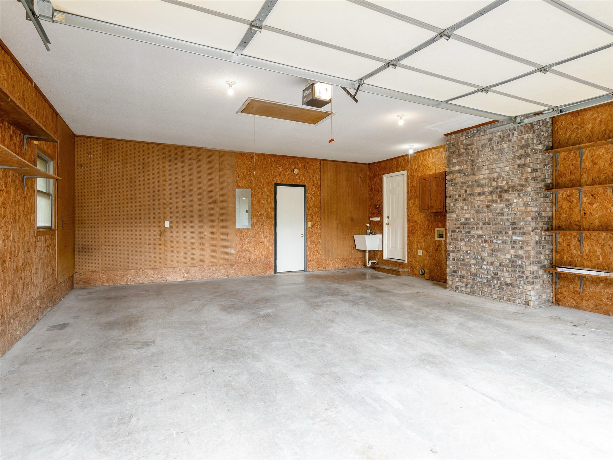 2 Bannerwood Drive — Horse Shoe