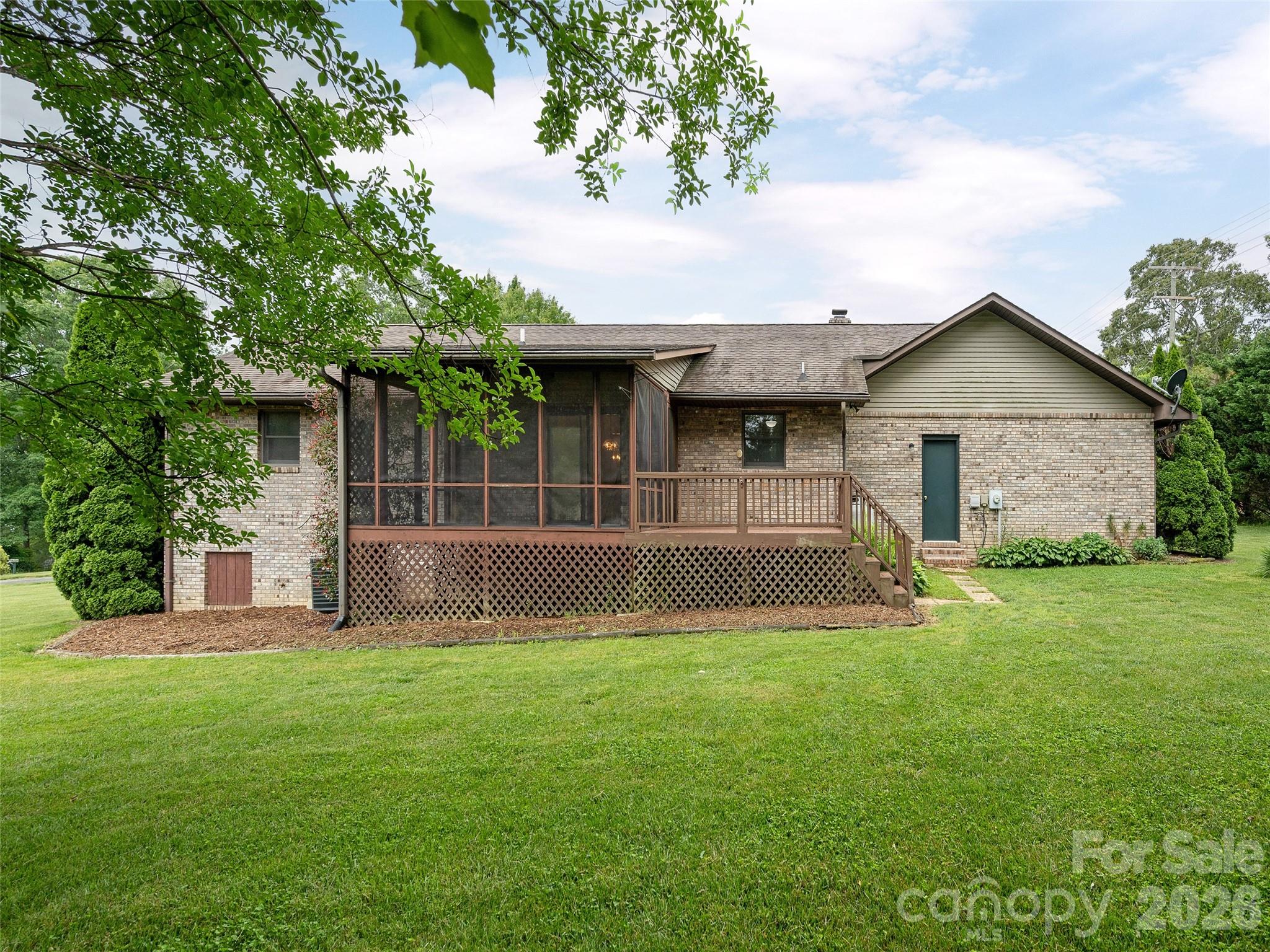 2 Bannerwood Drive — Horse Shoe