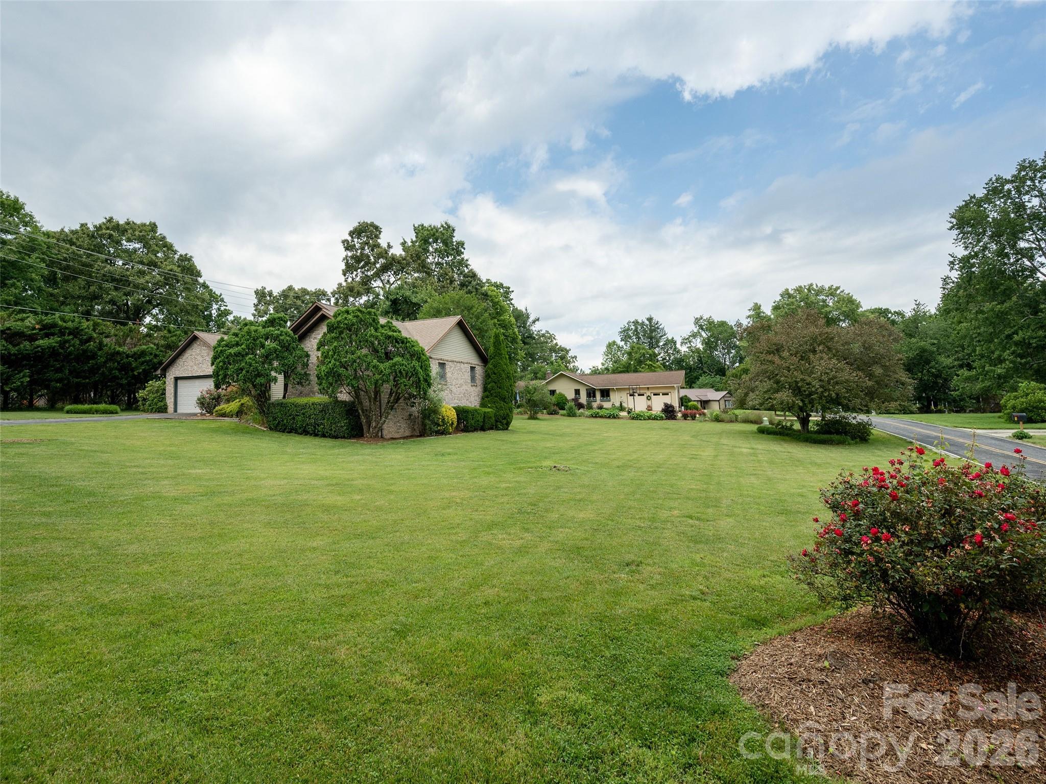 2 Bannerwood Drive — Horse Shoe