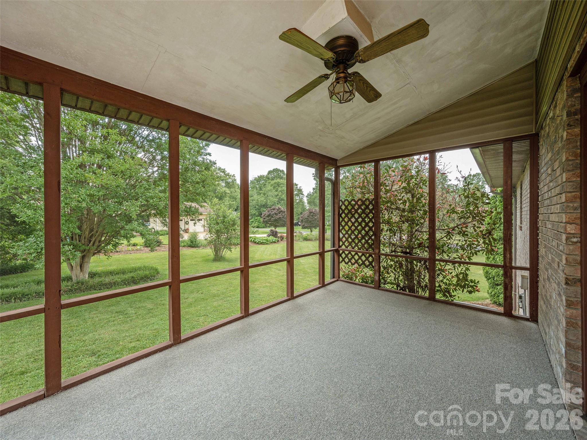 2 Bannerwood Drive — Horse Shoe