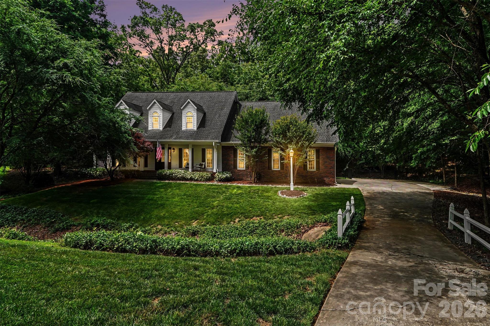 6128 Lake Providence Lane — Charlotte