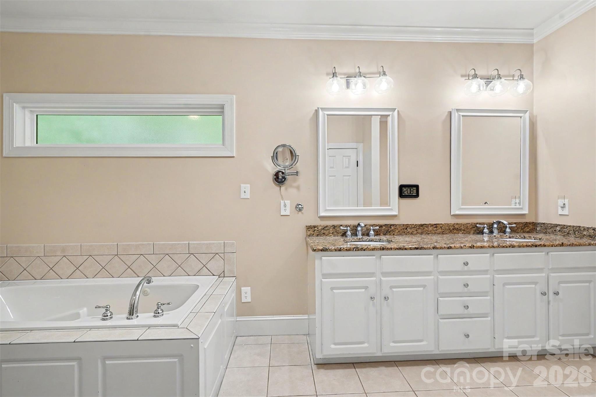 6128 Lake Providence Lane — Charlotte