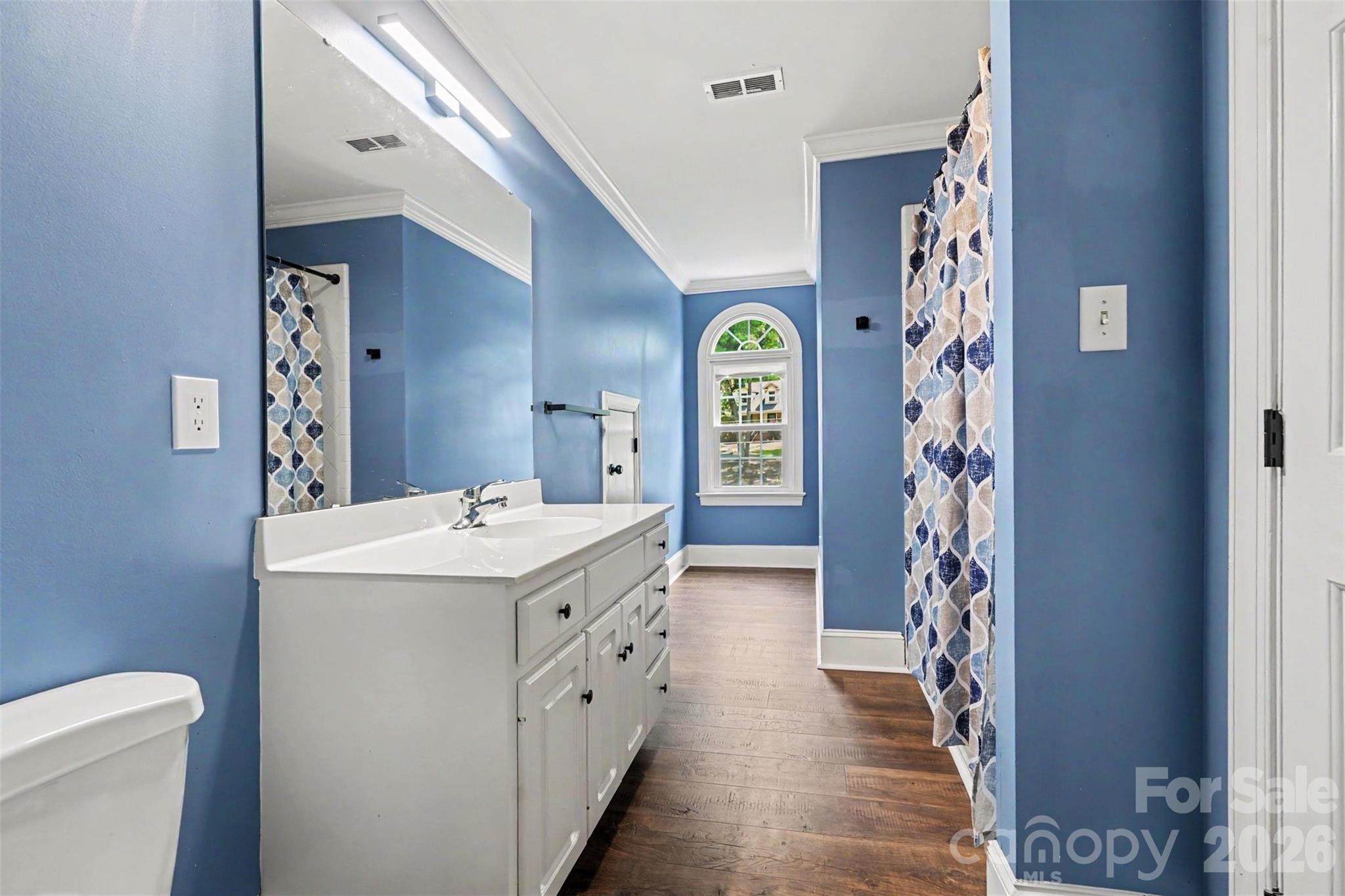6128 Lake Providence Lane — Charlotte