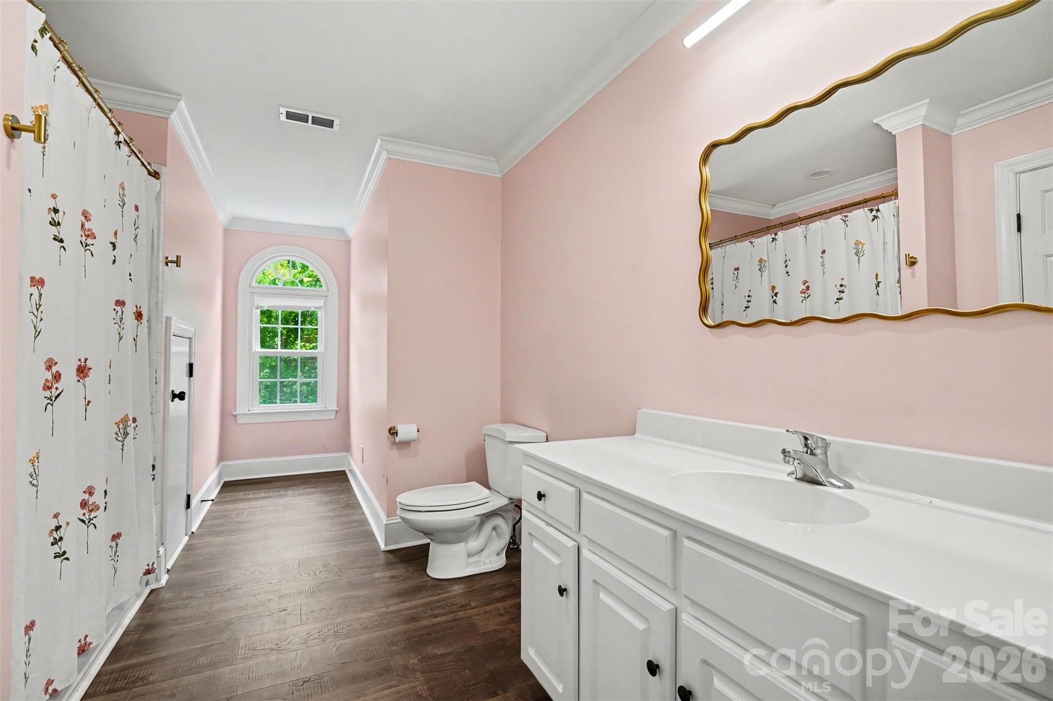 6128 Lake Providence Lane — Charlotte
