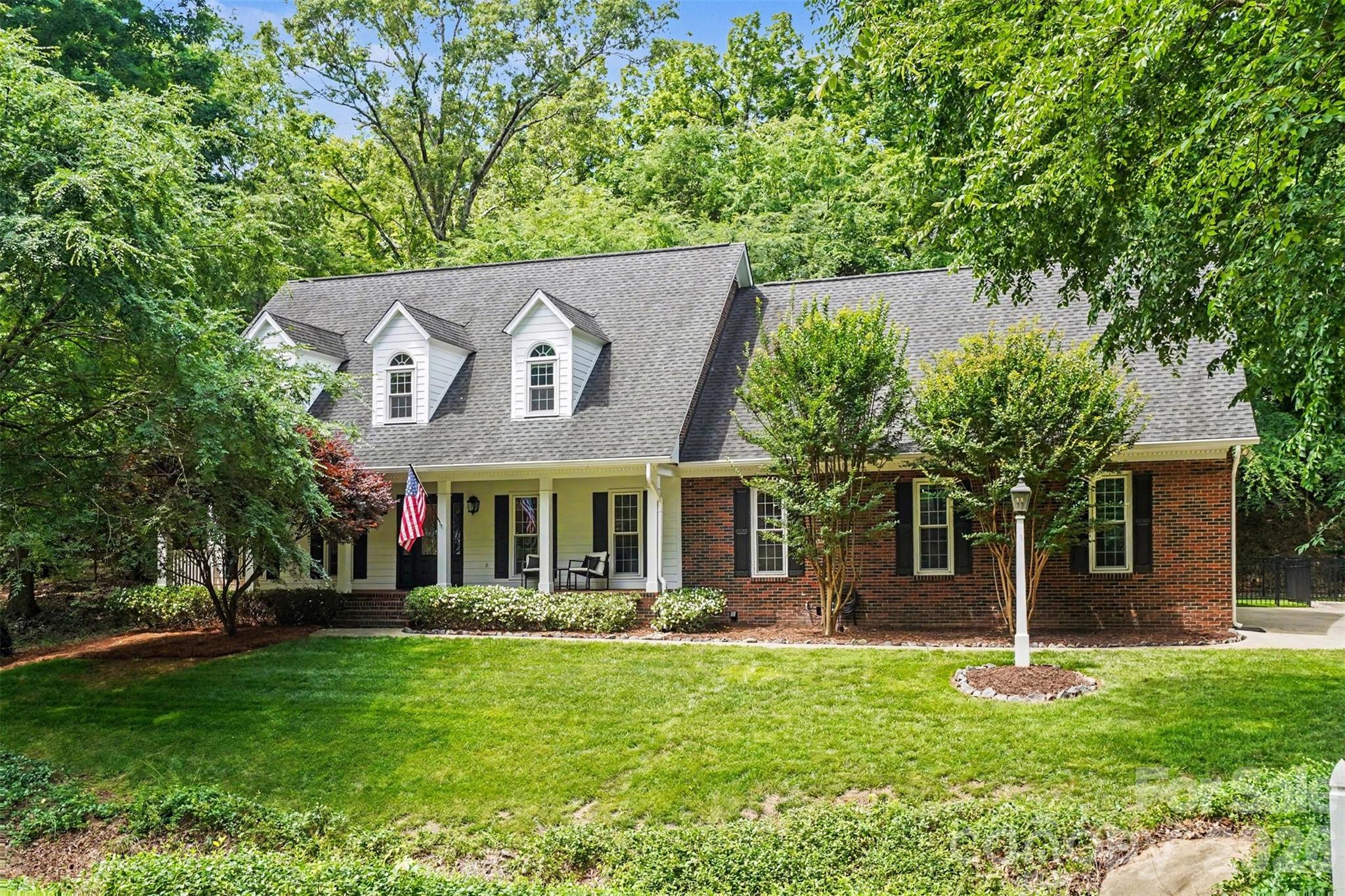 6128 Lake Providence Lane — Charlotte
