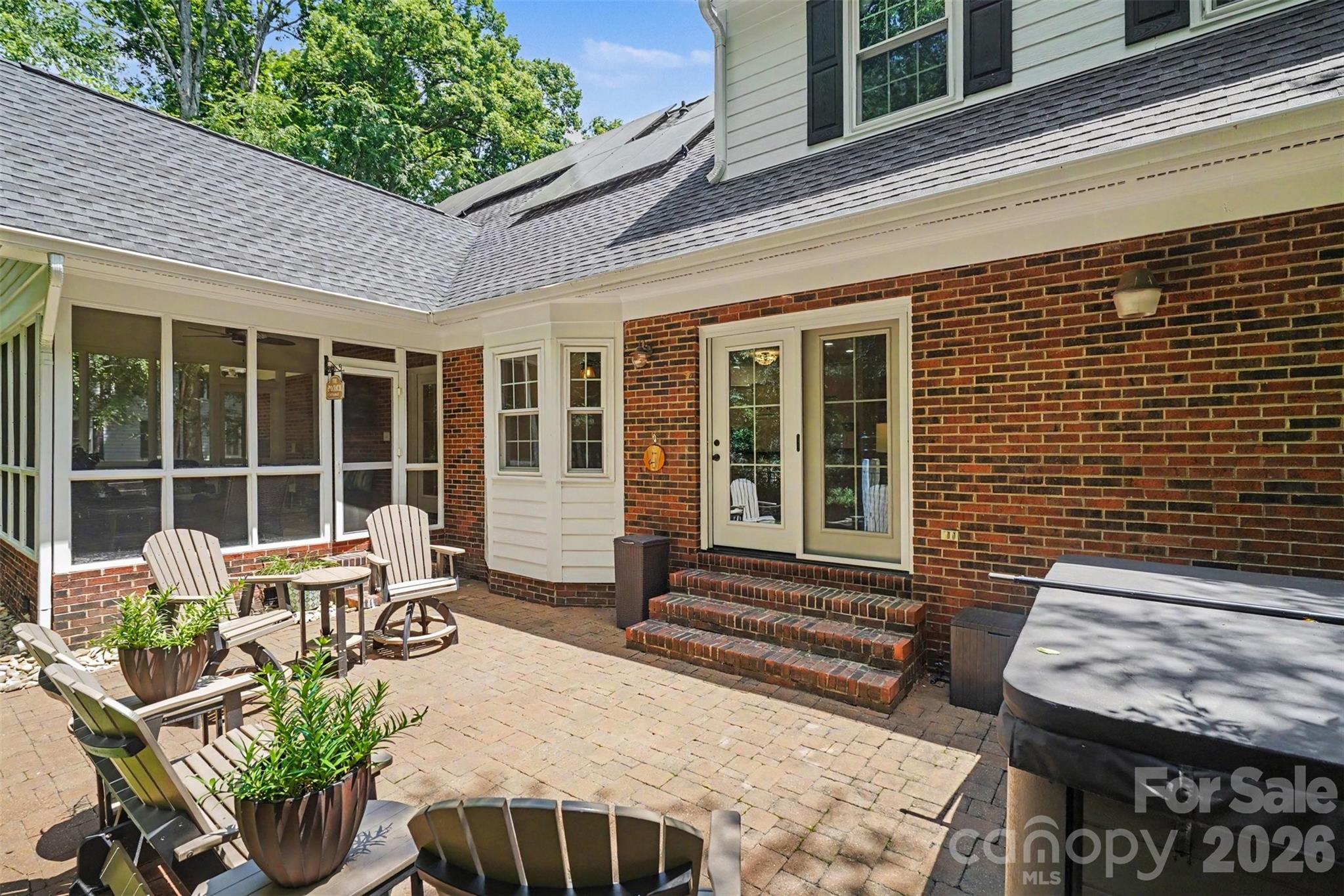 6128 Lake Providence Lane — Charlotte