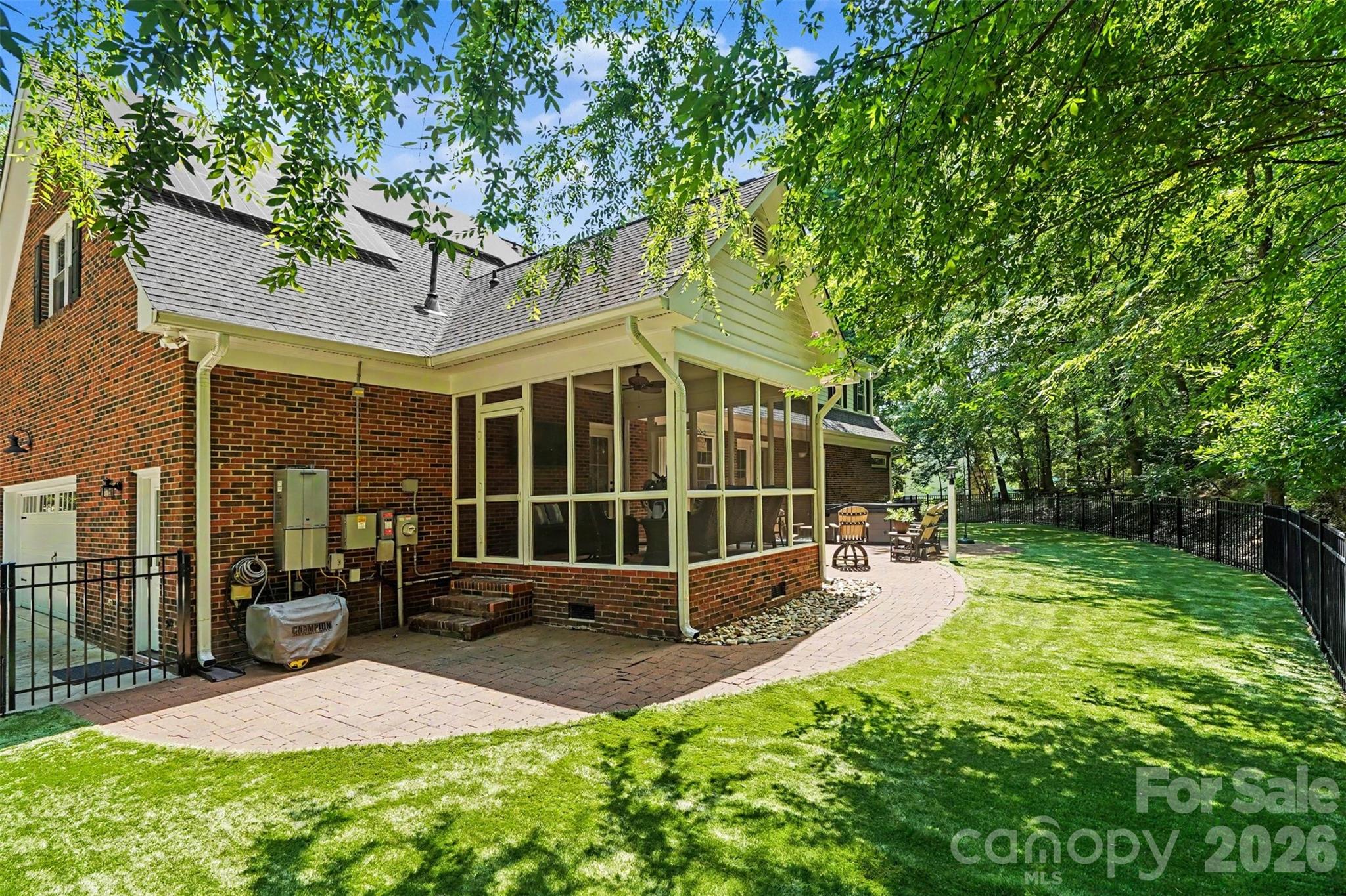 6128 Lake Providence Lane — Charlotte