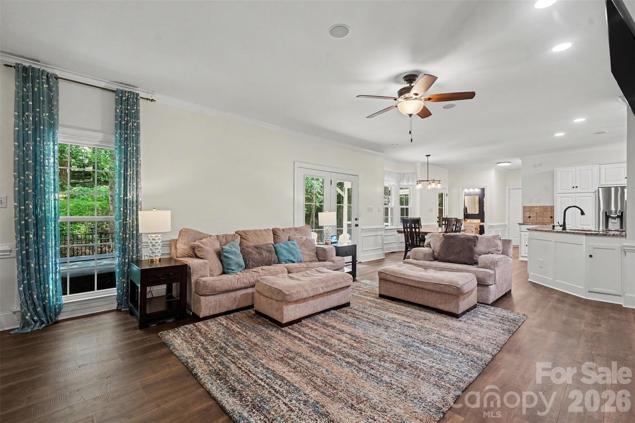 6128 Lake Providence Lane — Charlotte