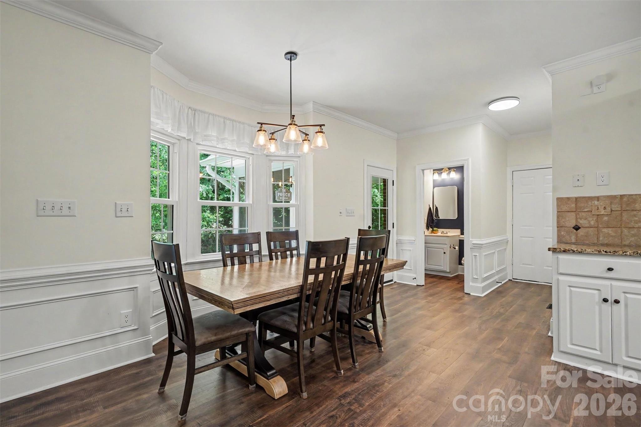 6128 Lake Providence Lane — Charlotte