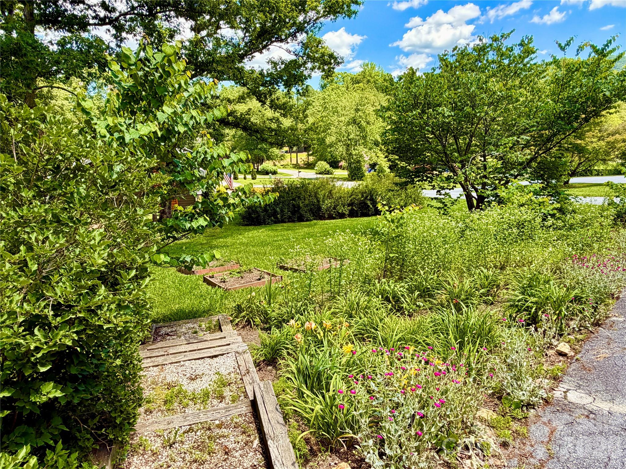 22 Timberleaf Drive — Fletcher