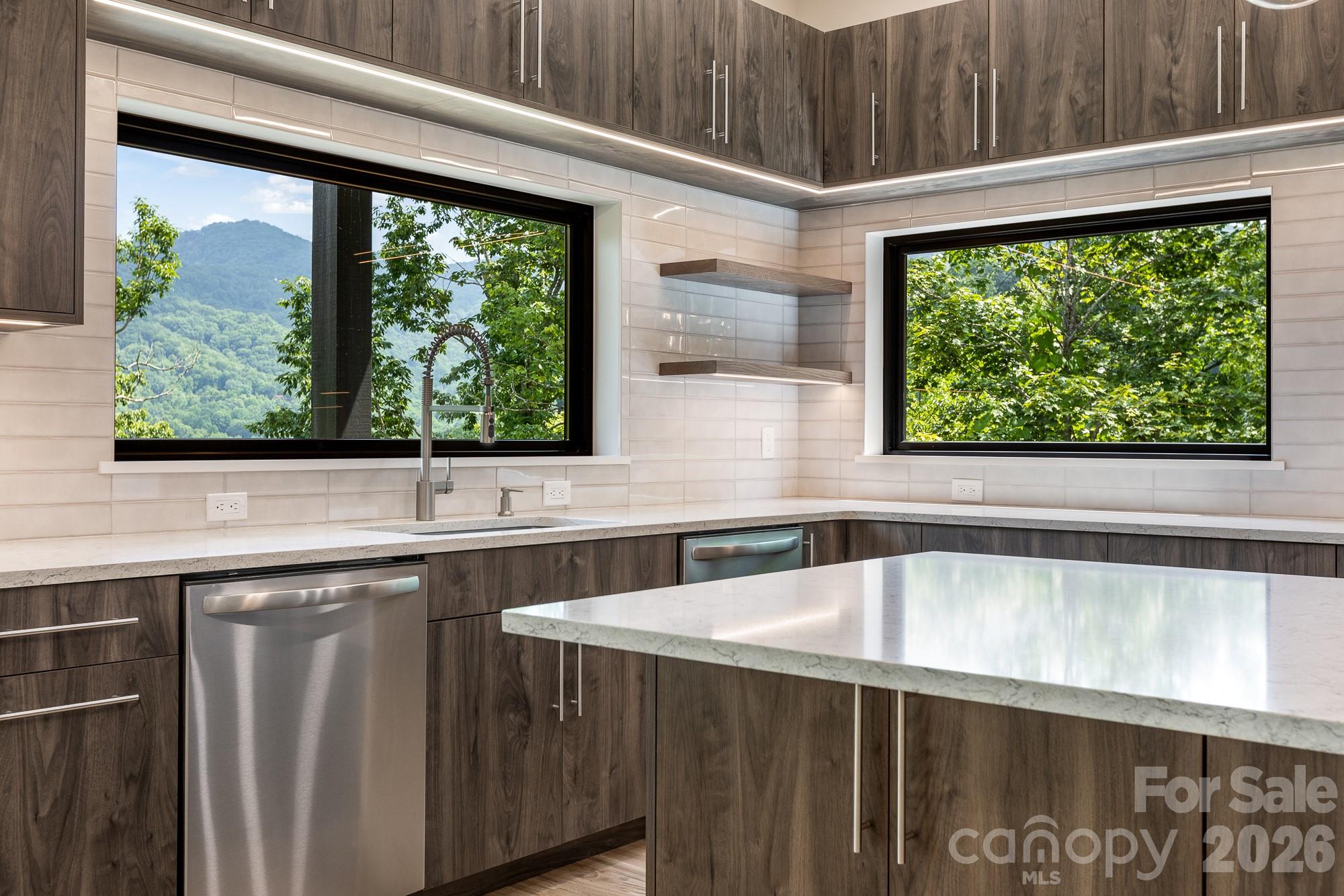 60 King Horn Ridge — Waynesville