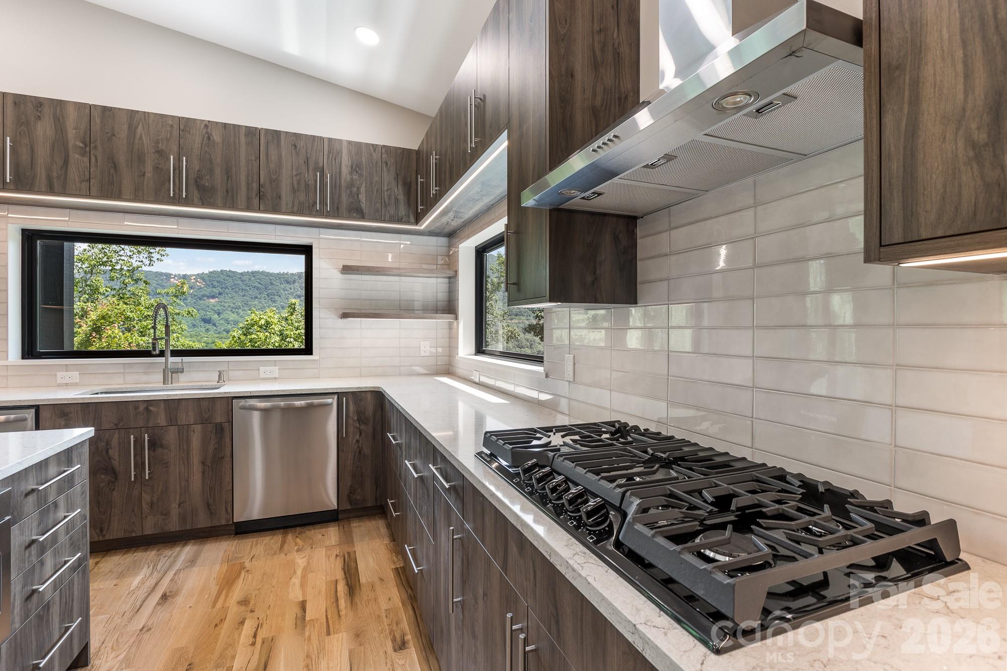 60 King Horn Ridge — Waynesville