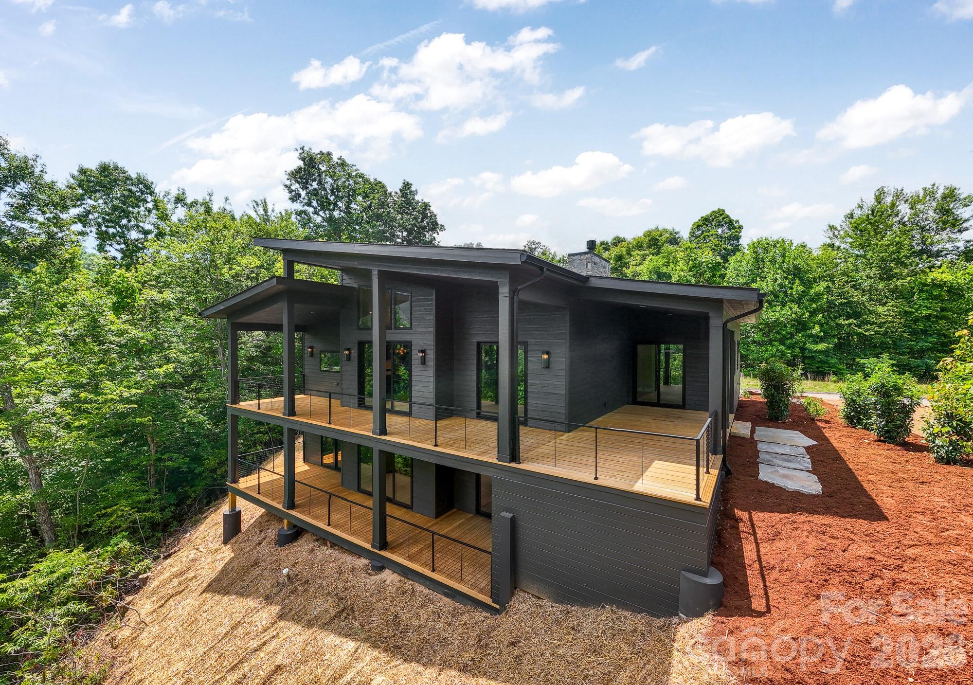 60 King Horn Ridge — Waynesville
