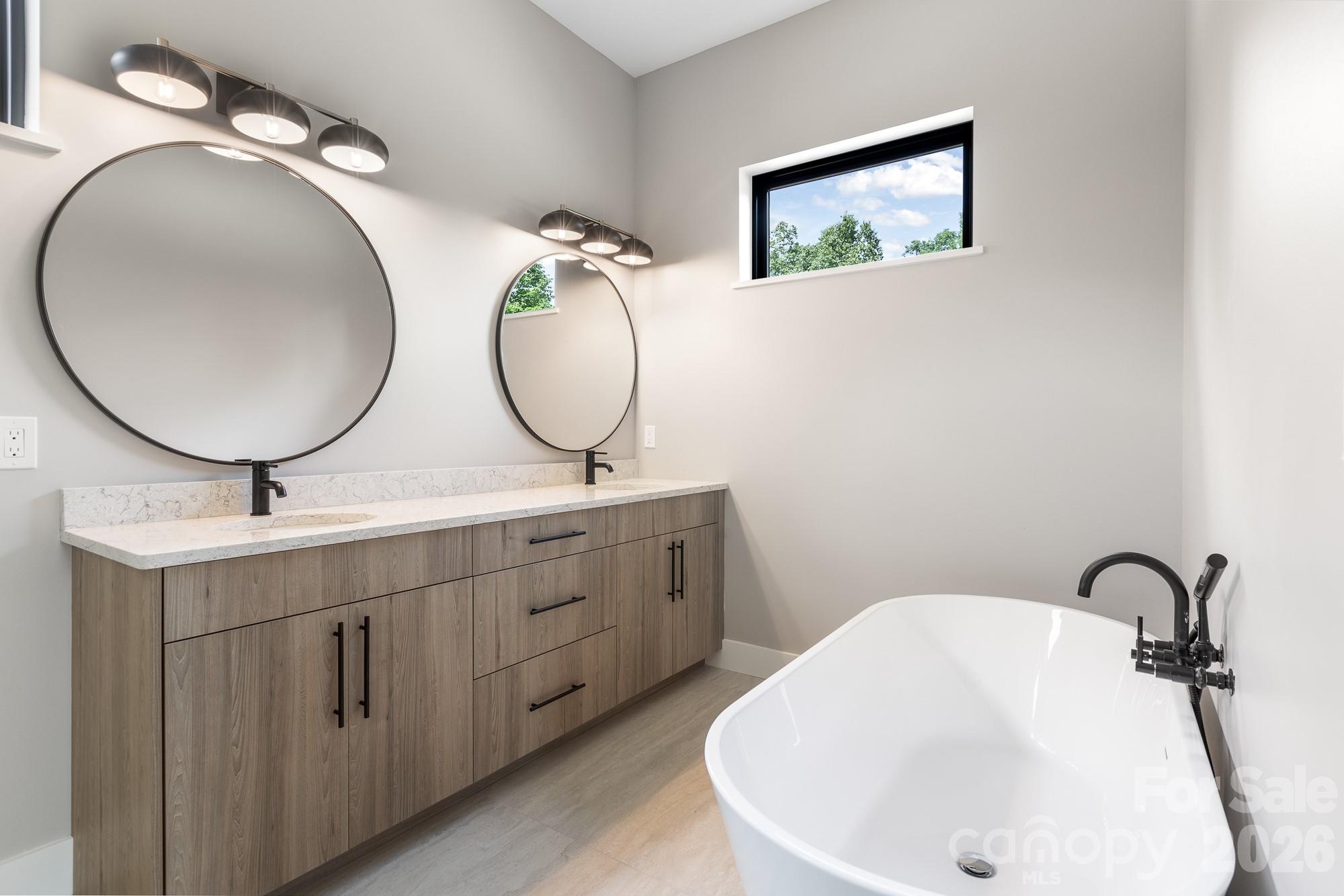 60 King Horn Ridge — Waynesville