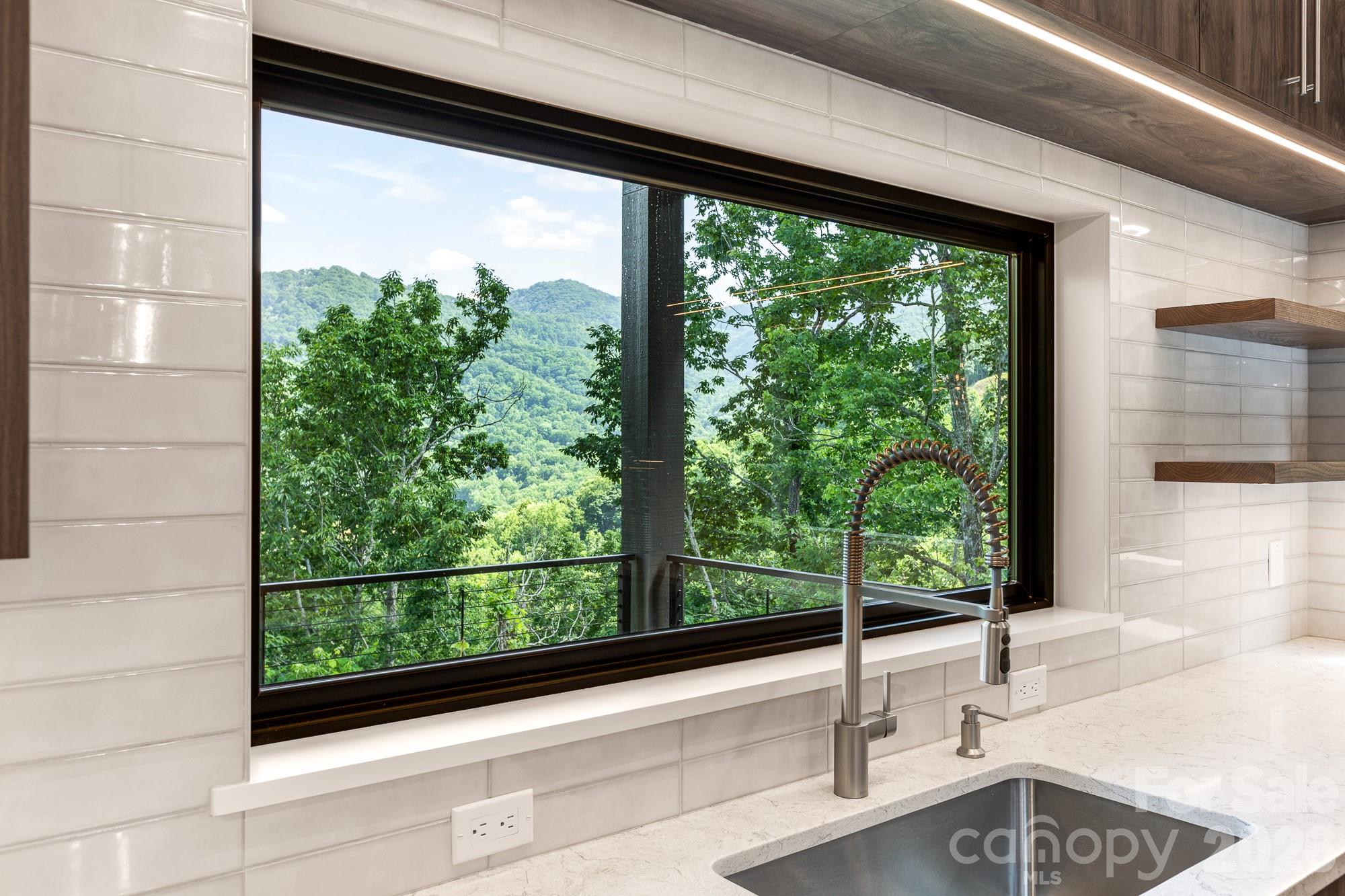 60 King Horn Ridge — Waynesville