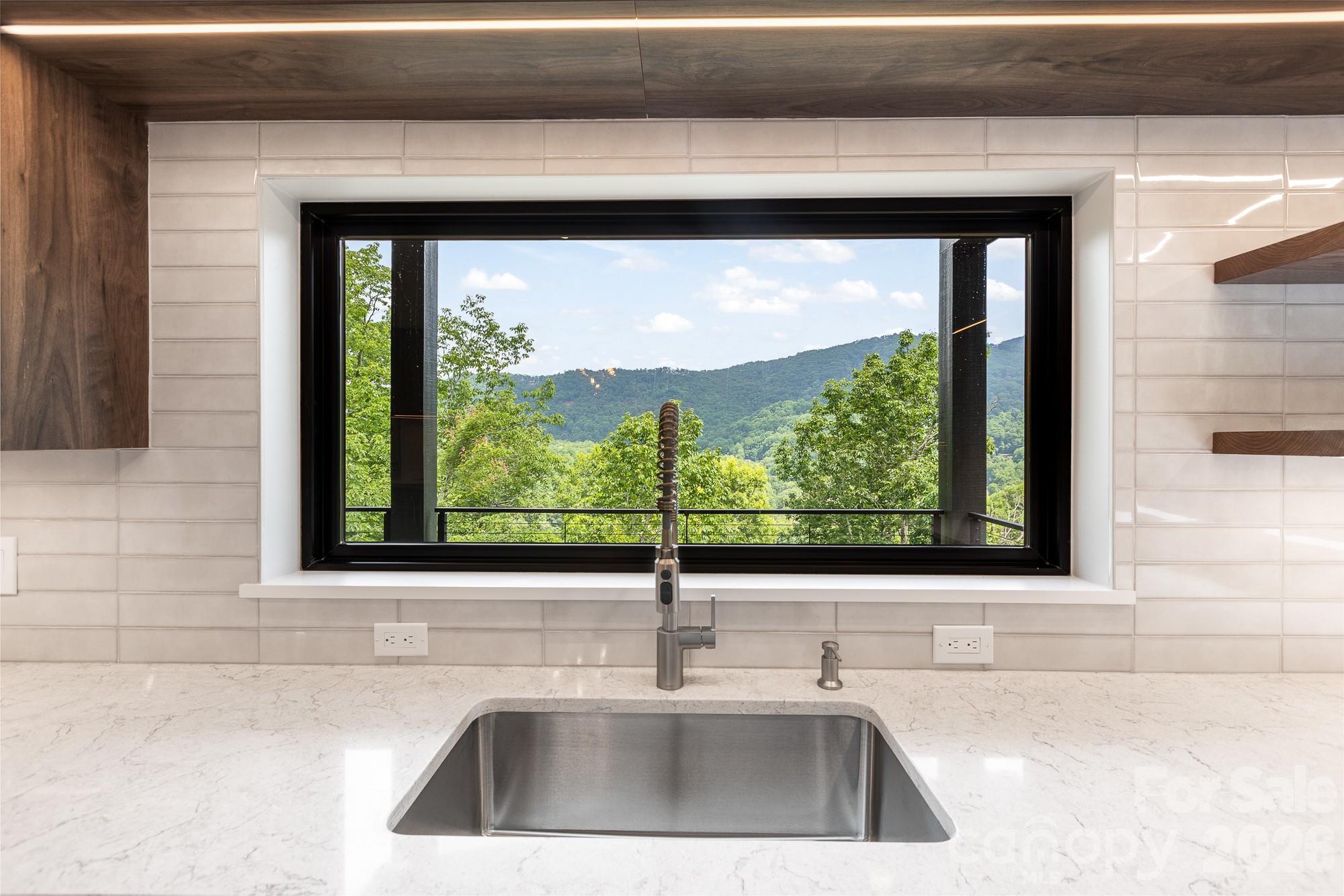 60 King Horn Ridge — Waynesville