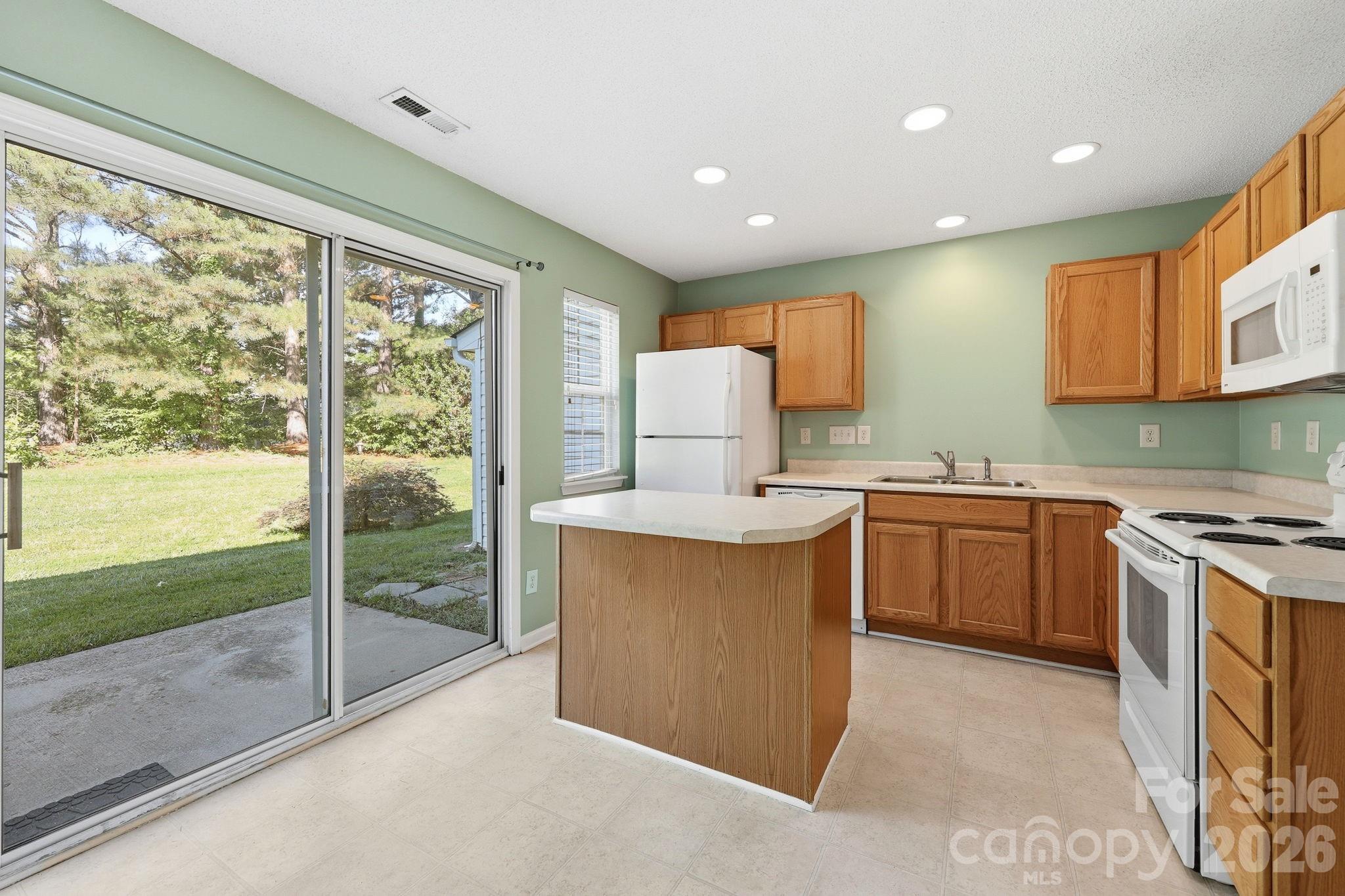 12368 Hennigan Place Lane — Charlotte