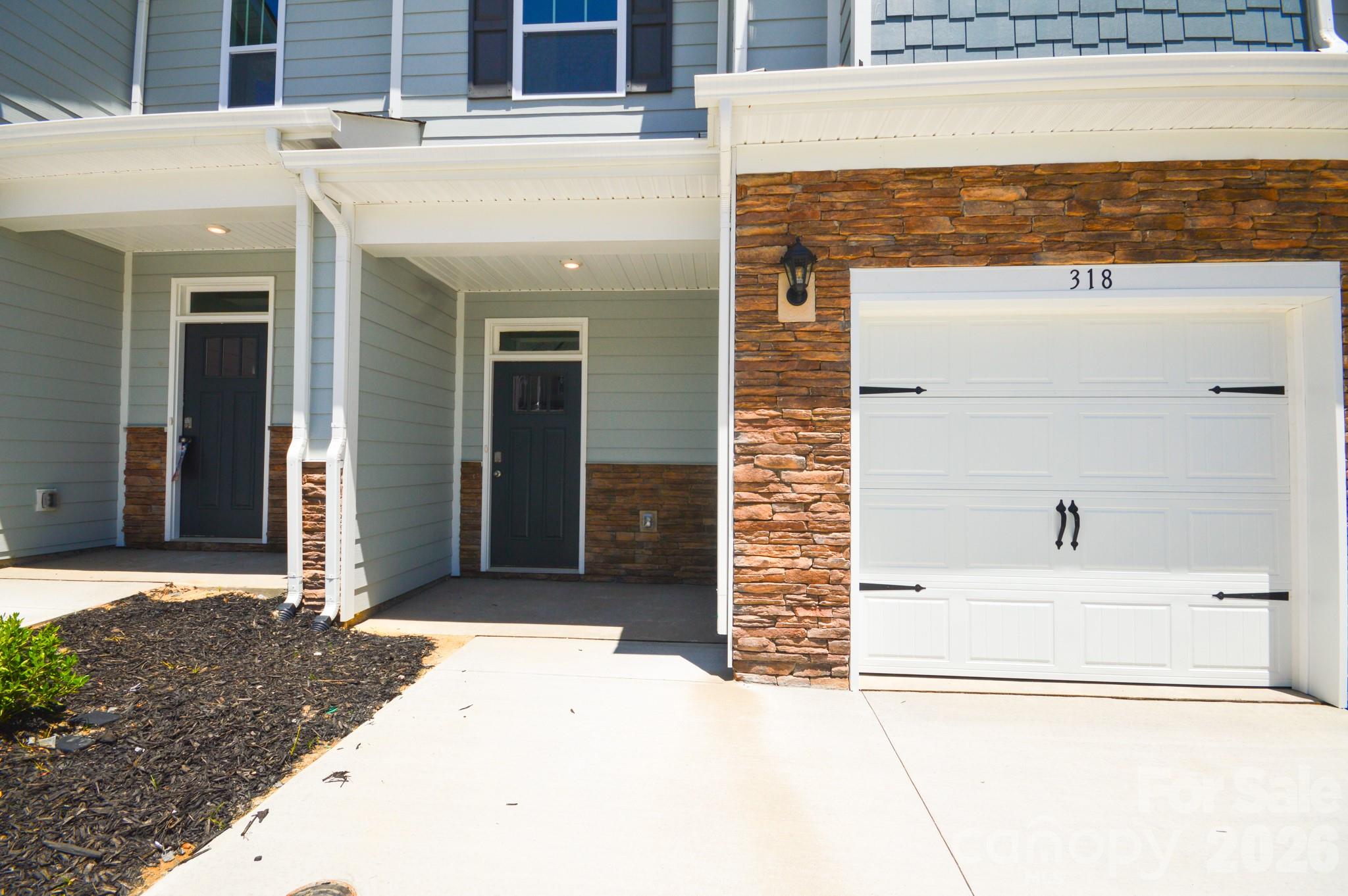 405 Creekview Road — Hendersonville