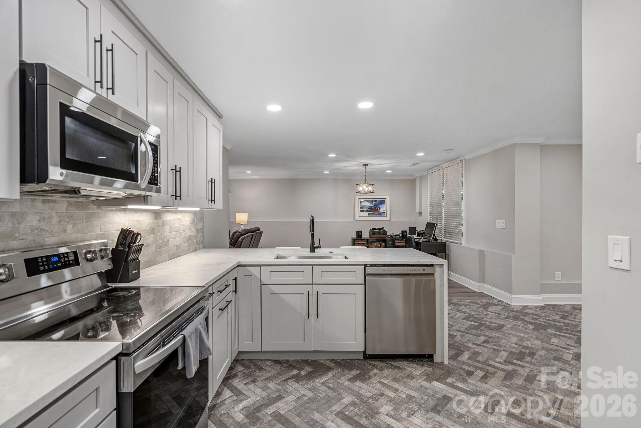 5634 Camelot Drive — Charlotte
