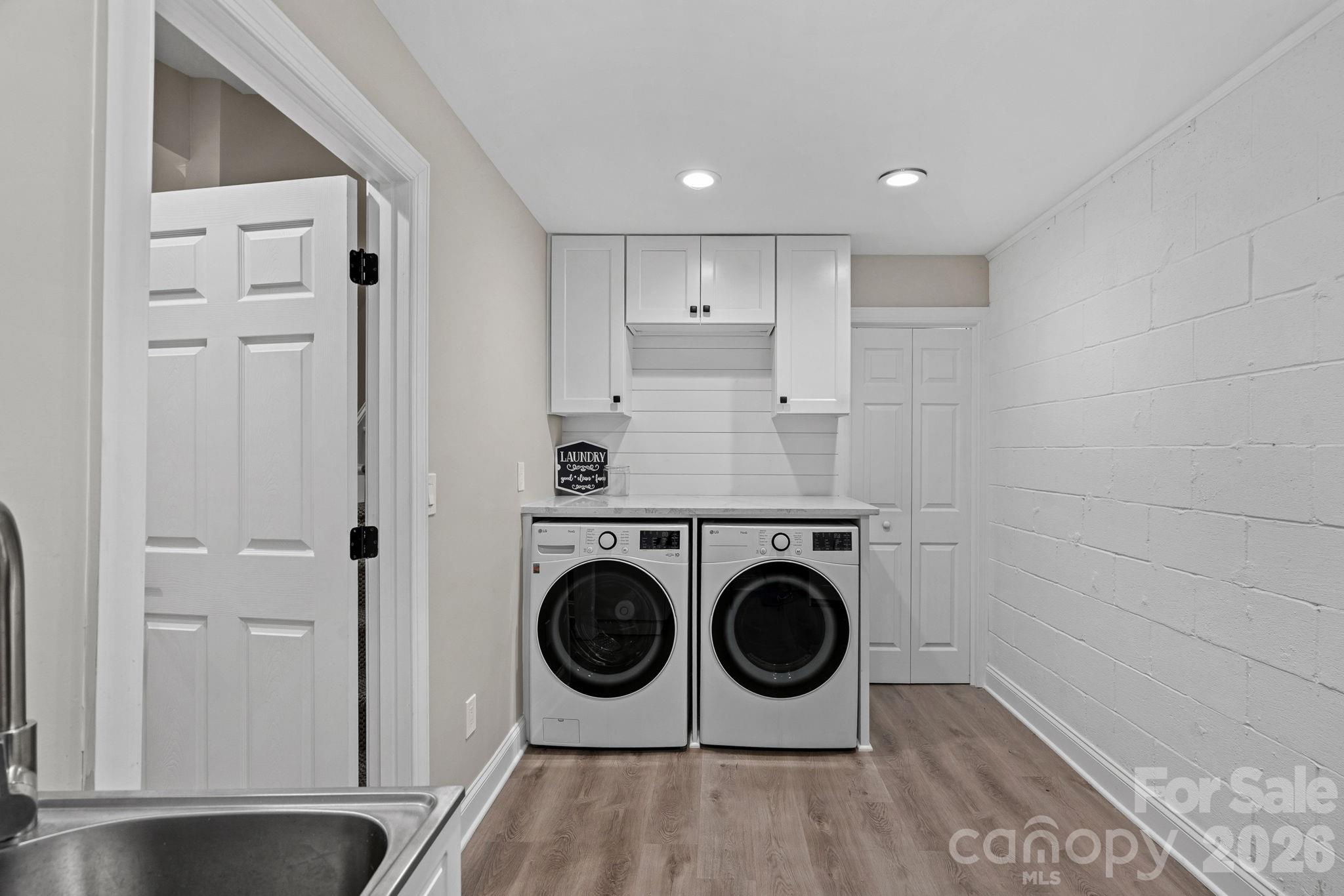 5634 Camelot Drive — Charlotte