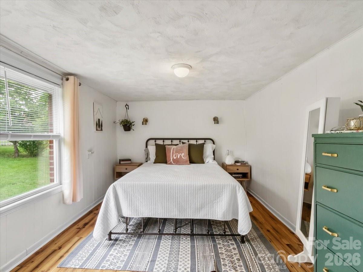 140 Locust Grove Road — Weaverville