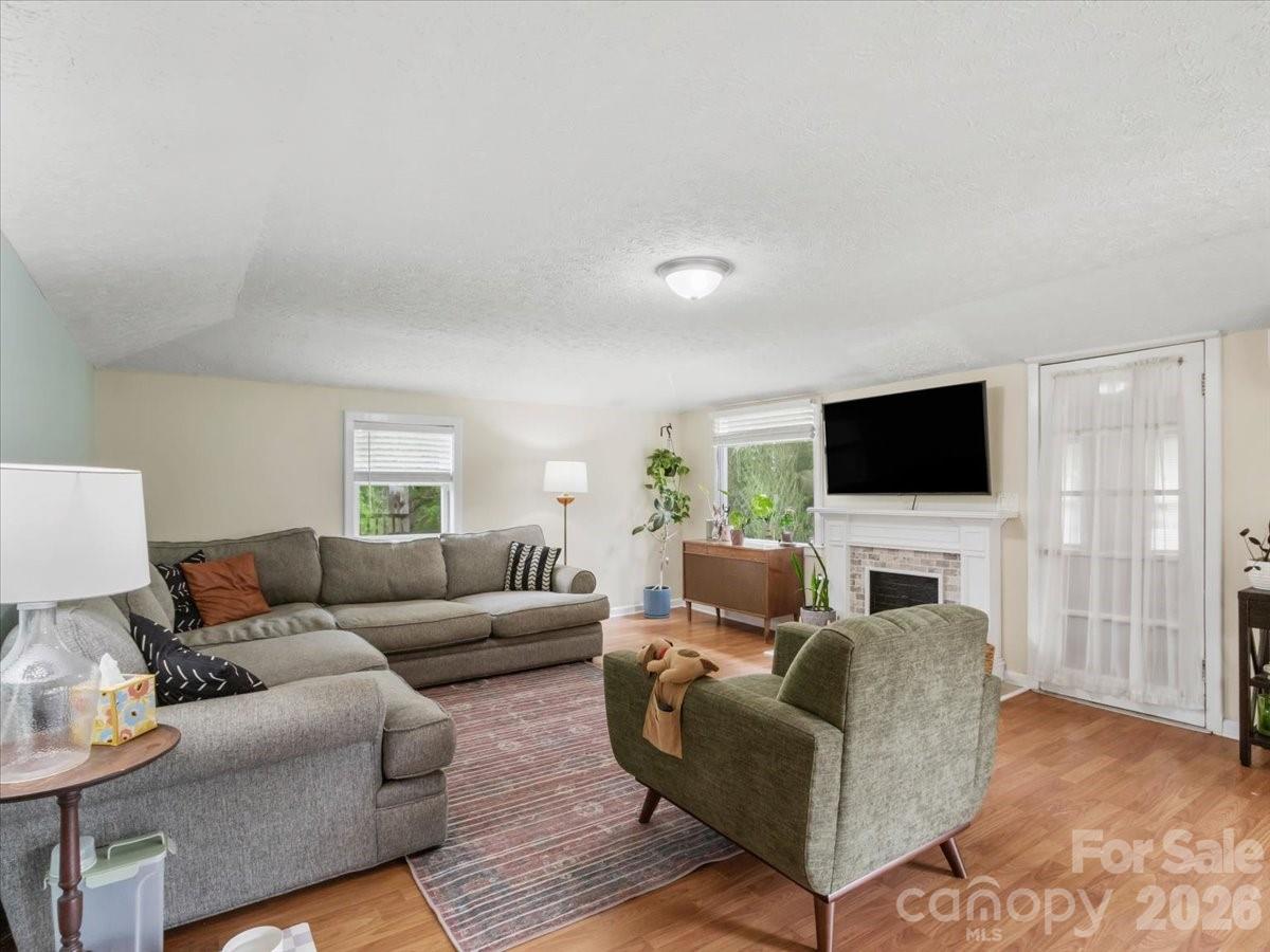 140 Locust Grove Road — Weaverville