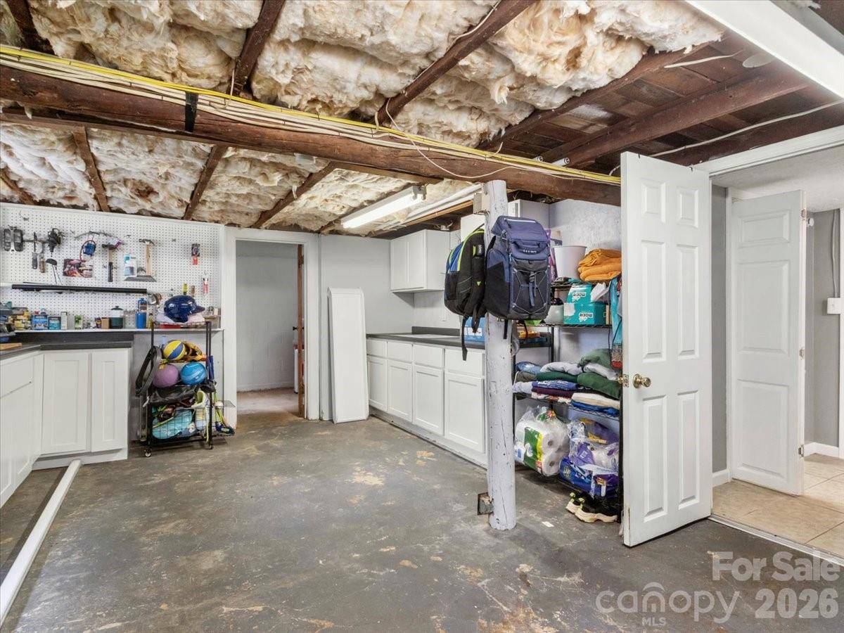 140 Locust Grove Road — Weaverville