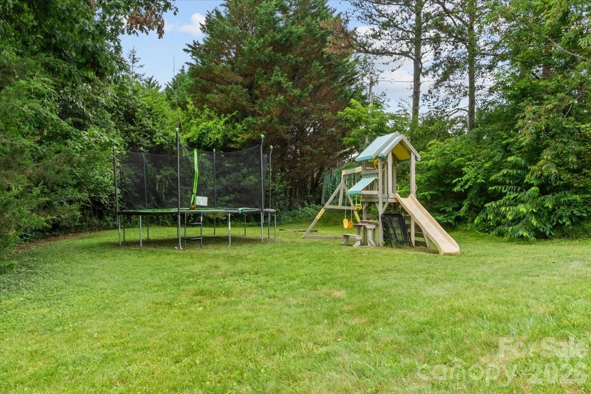 140 Locust Grove Road — Weaverville