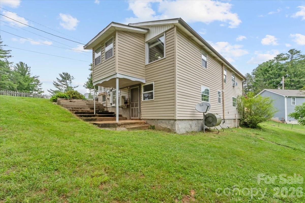 140 Locust Grove Road — Weaverville