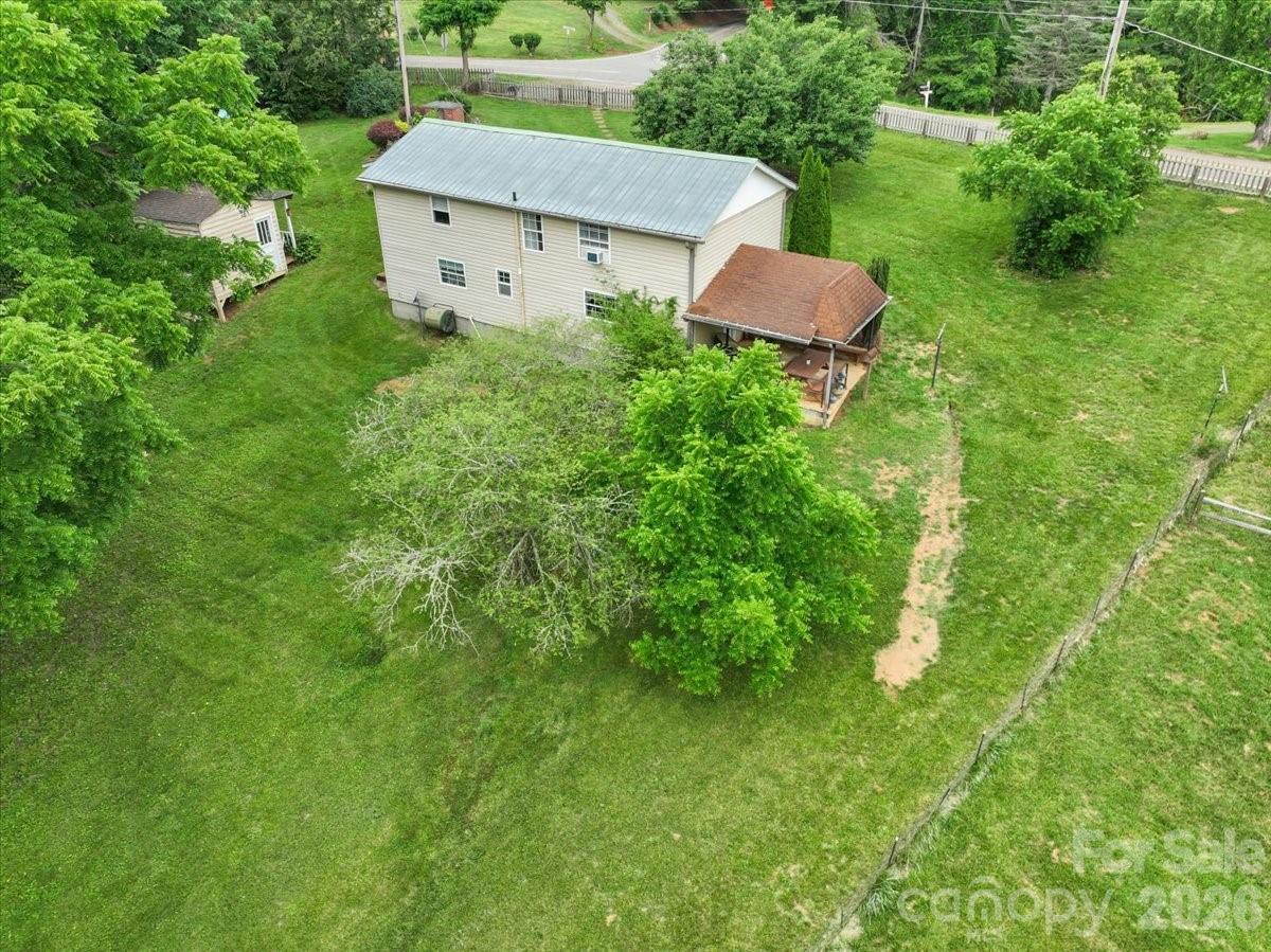 140 Locust Grove Road — Weaverville