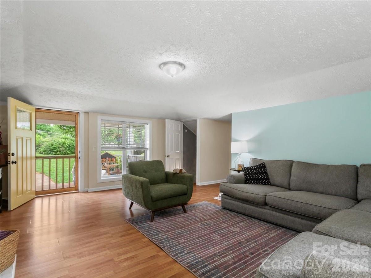 140 Locust Grove Road — Weaverville