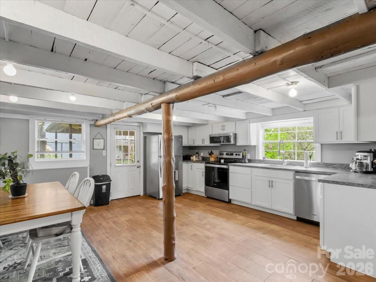 140 Locust Grove Road — Weaverville
