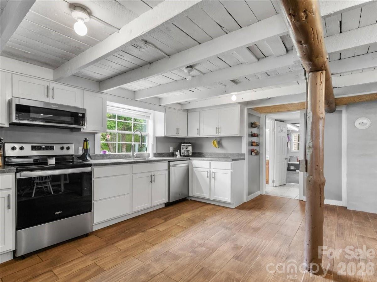 140 Locust Grove Road — Weaverville