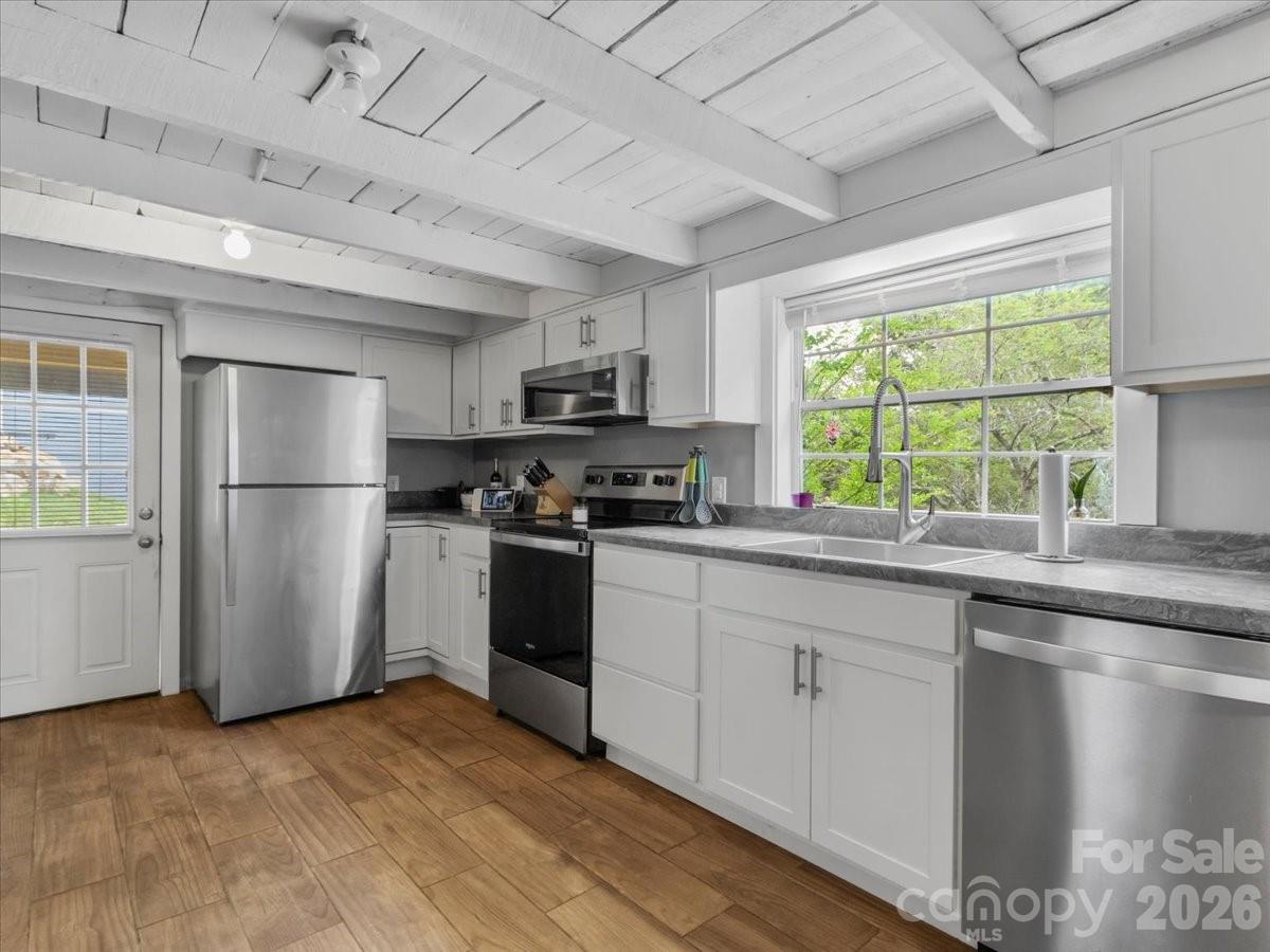140 Locust Grove Road — Weaverville