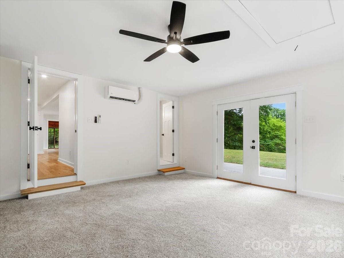 455 Rocky Springs Heights — Burnsville
