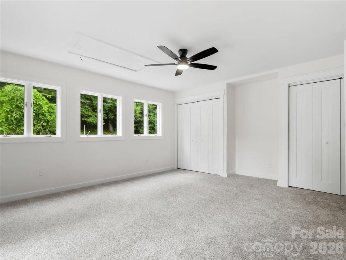 455 Rocky Springs Heights — Burnsville