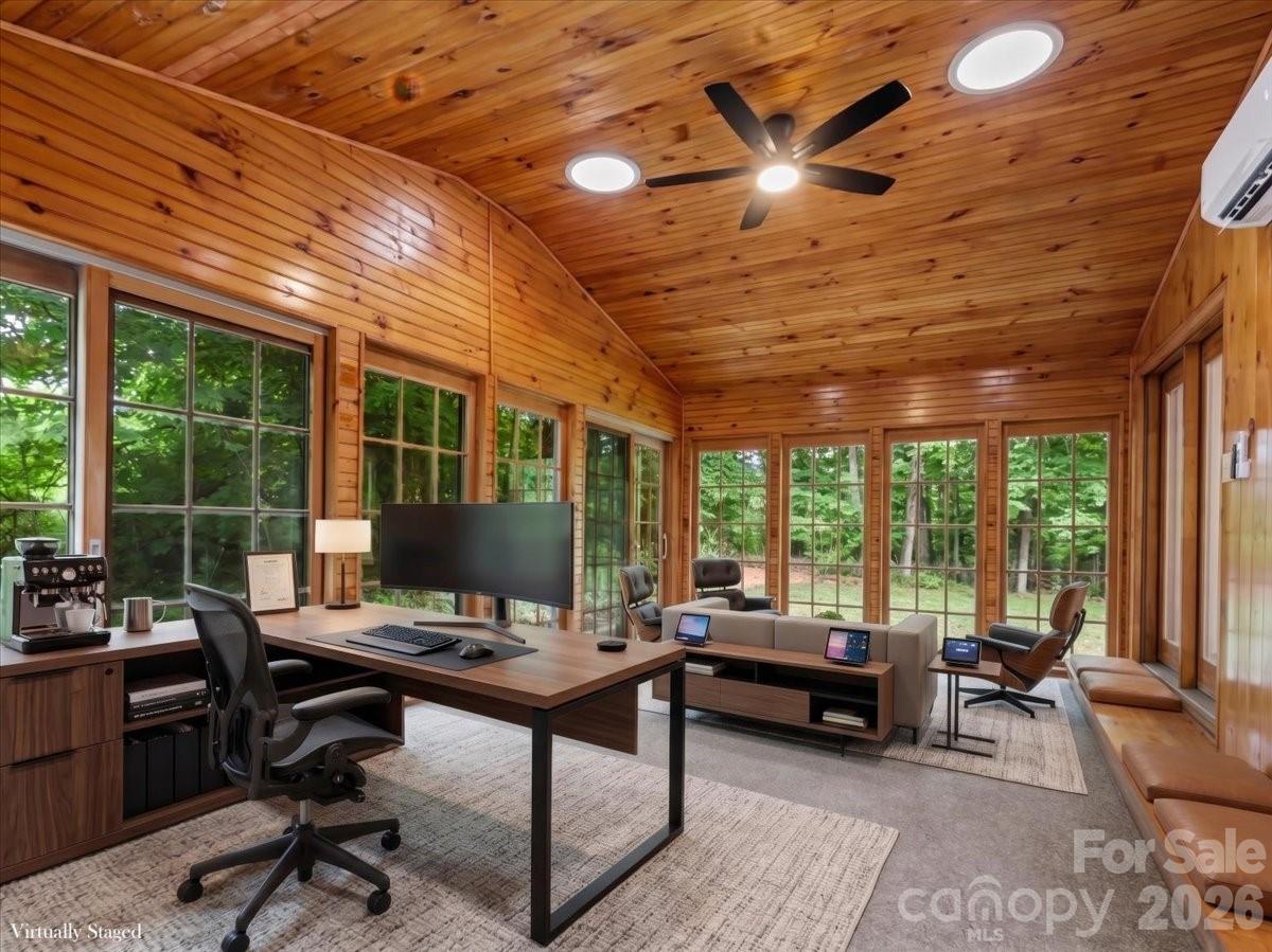 455 Rocky Springs Heights — Burnsville