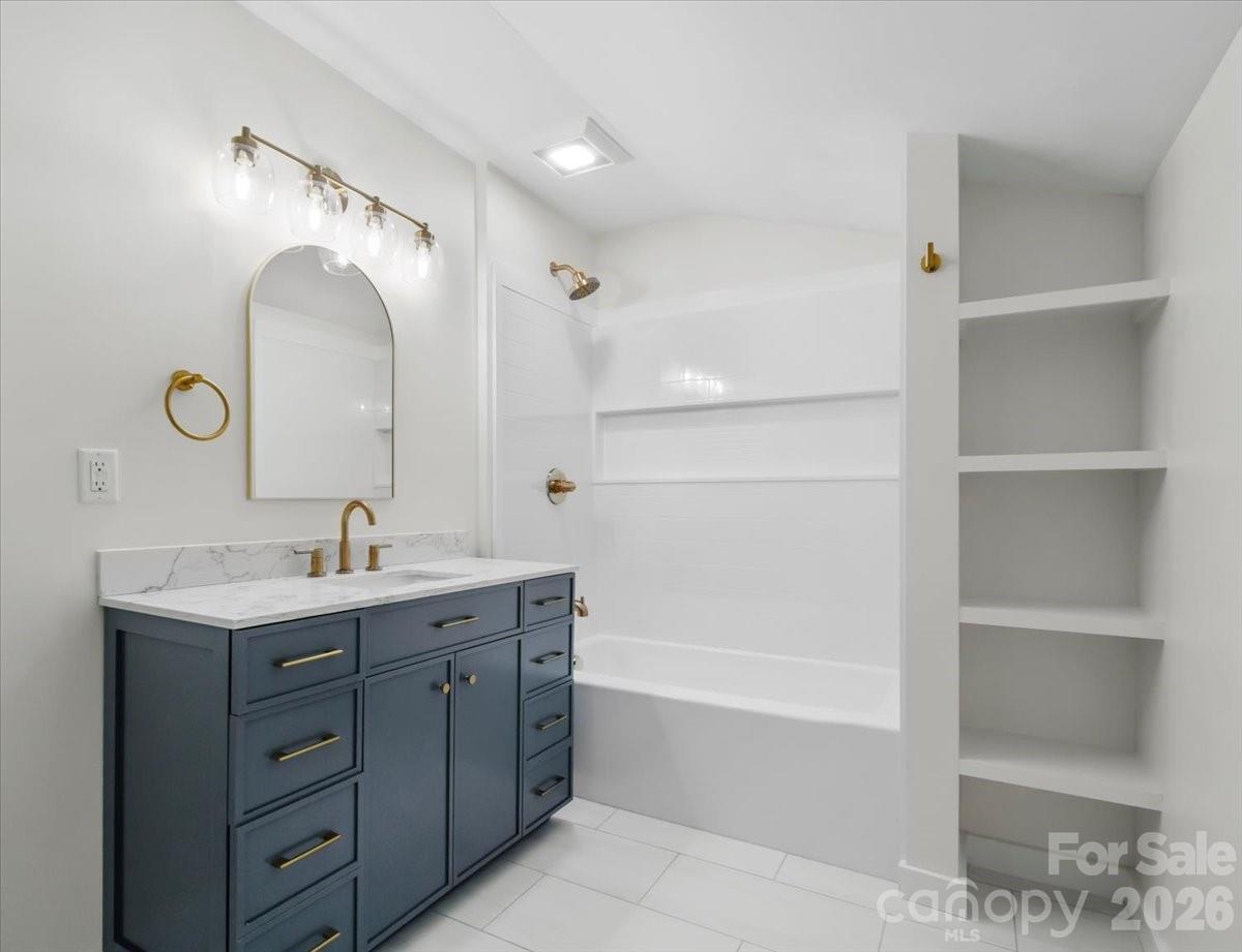 455 Rocky Springs Heights — Burnsville