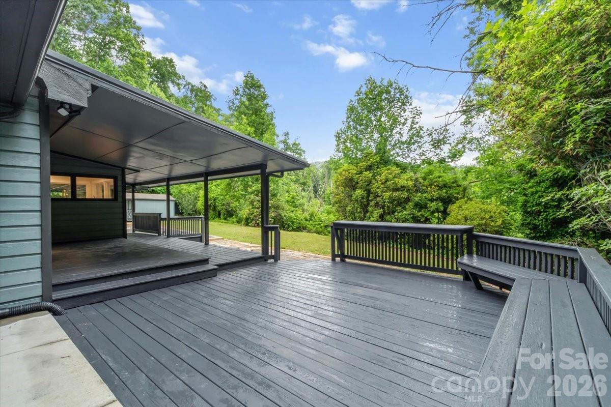 455 Rocky Springs Heights — Burnsville