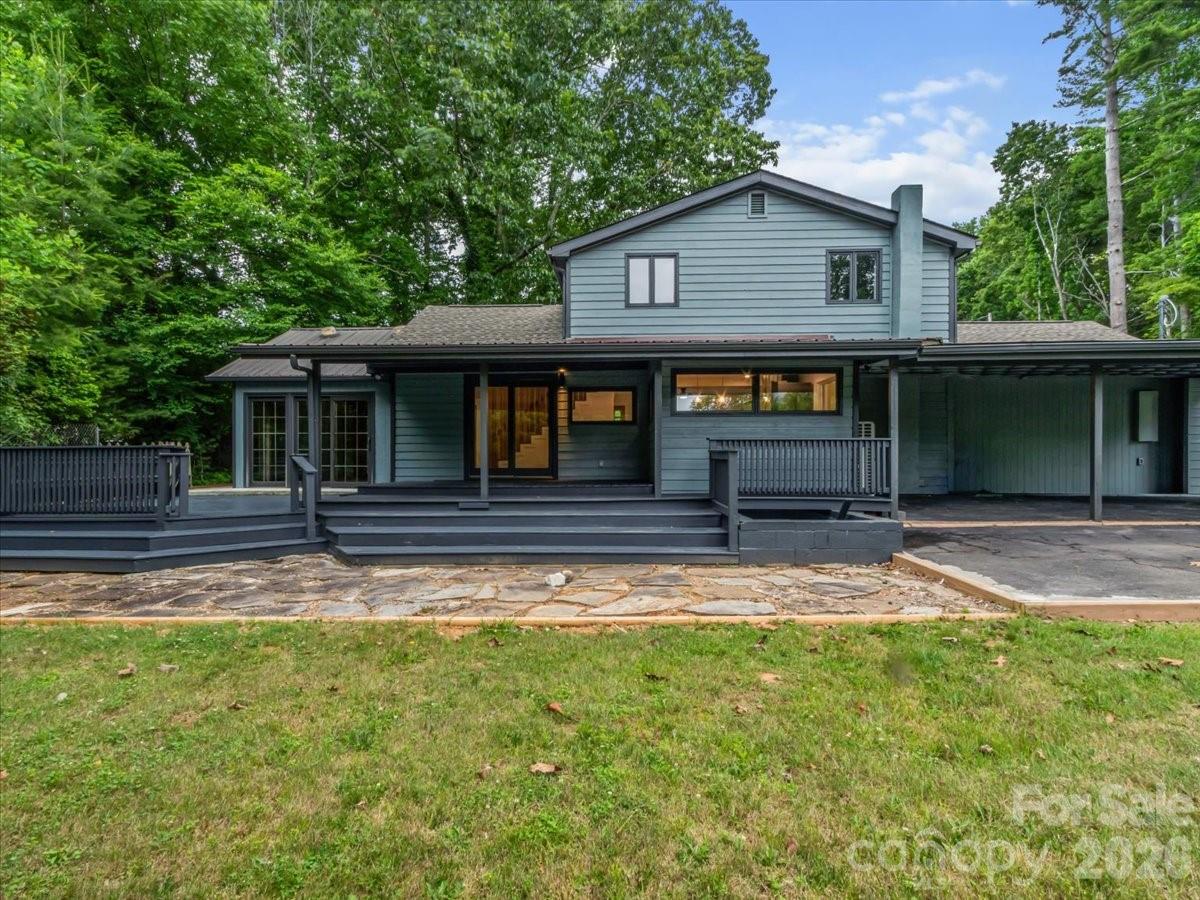455 Rocky Springs Heights — Burnsville