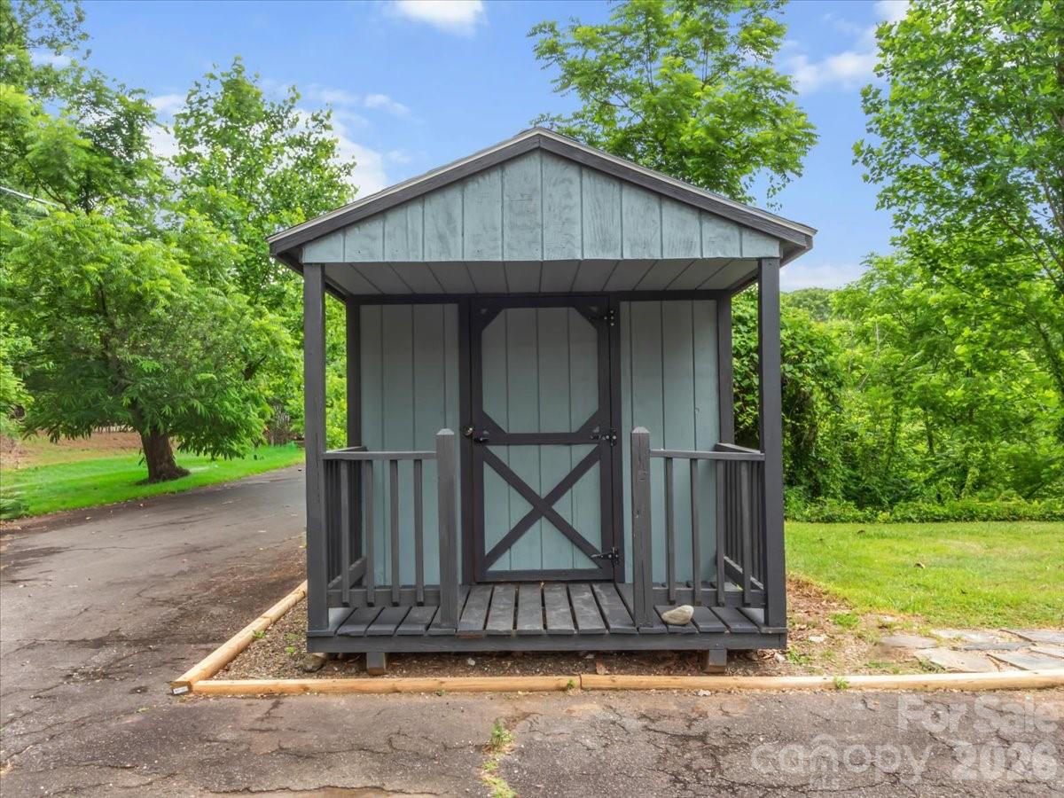 455 Rocky Springs Heights — Burnsville