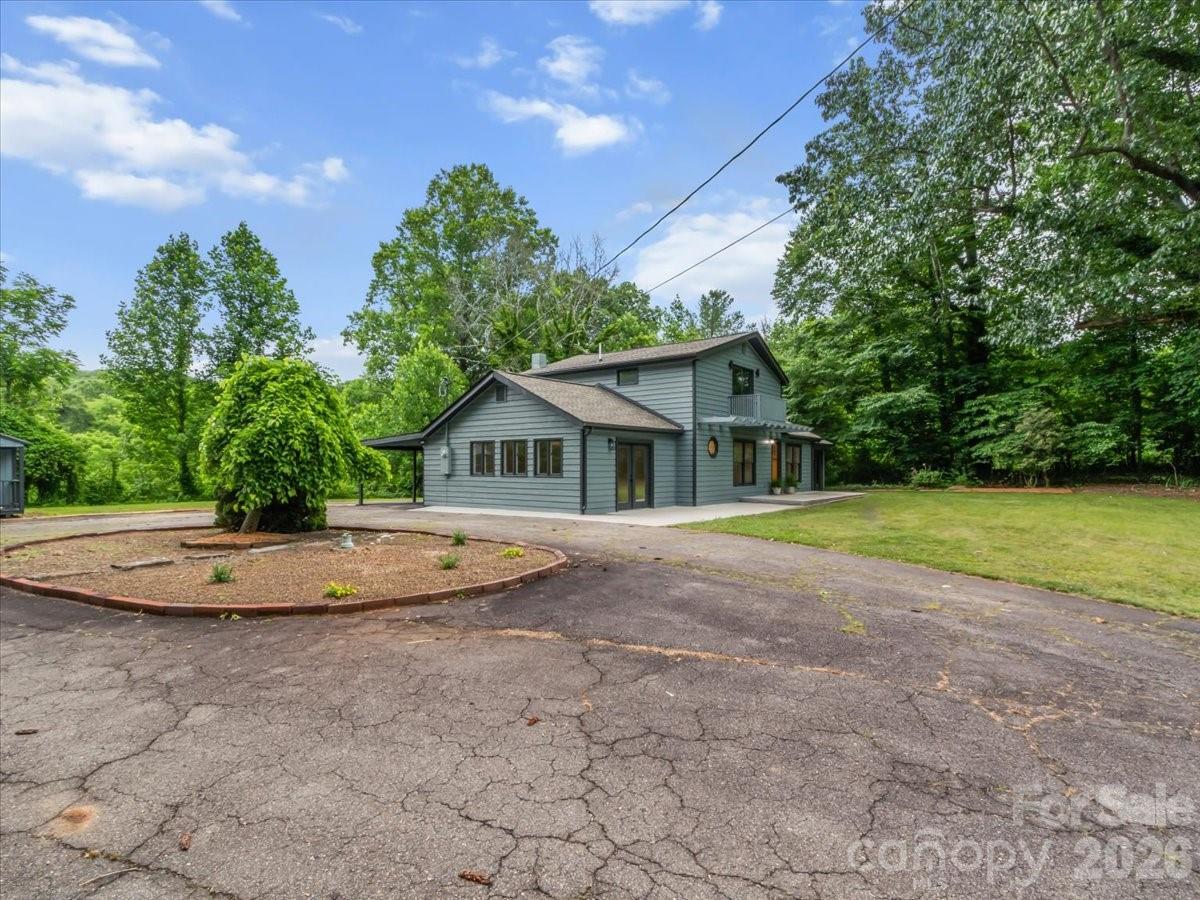 455 Rocky Springs Heights — Burnsville