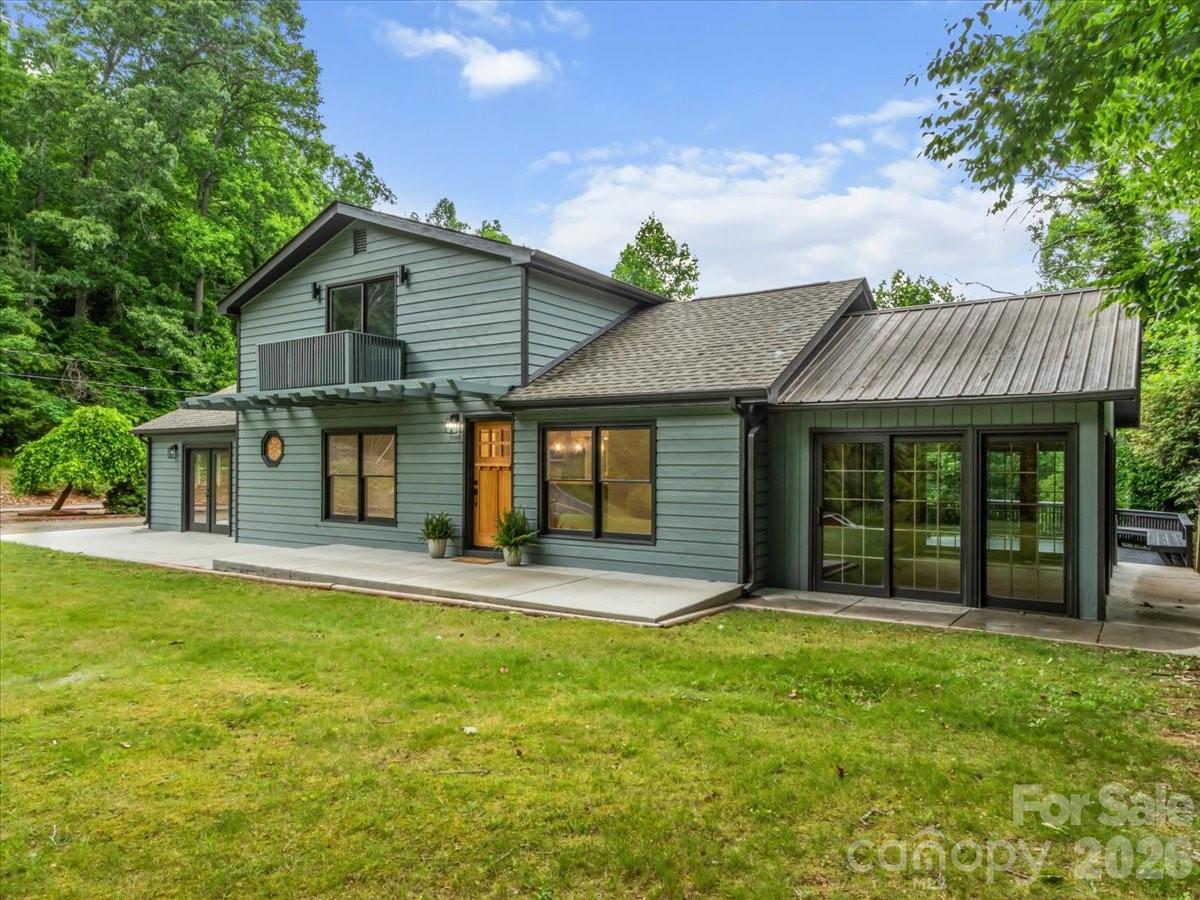 455 Rocky Springs Heights — Burnsville