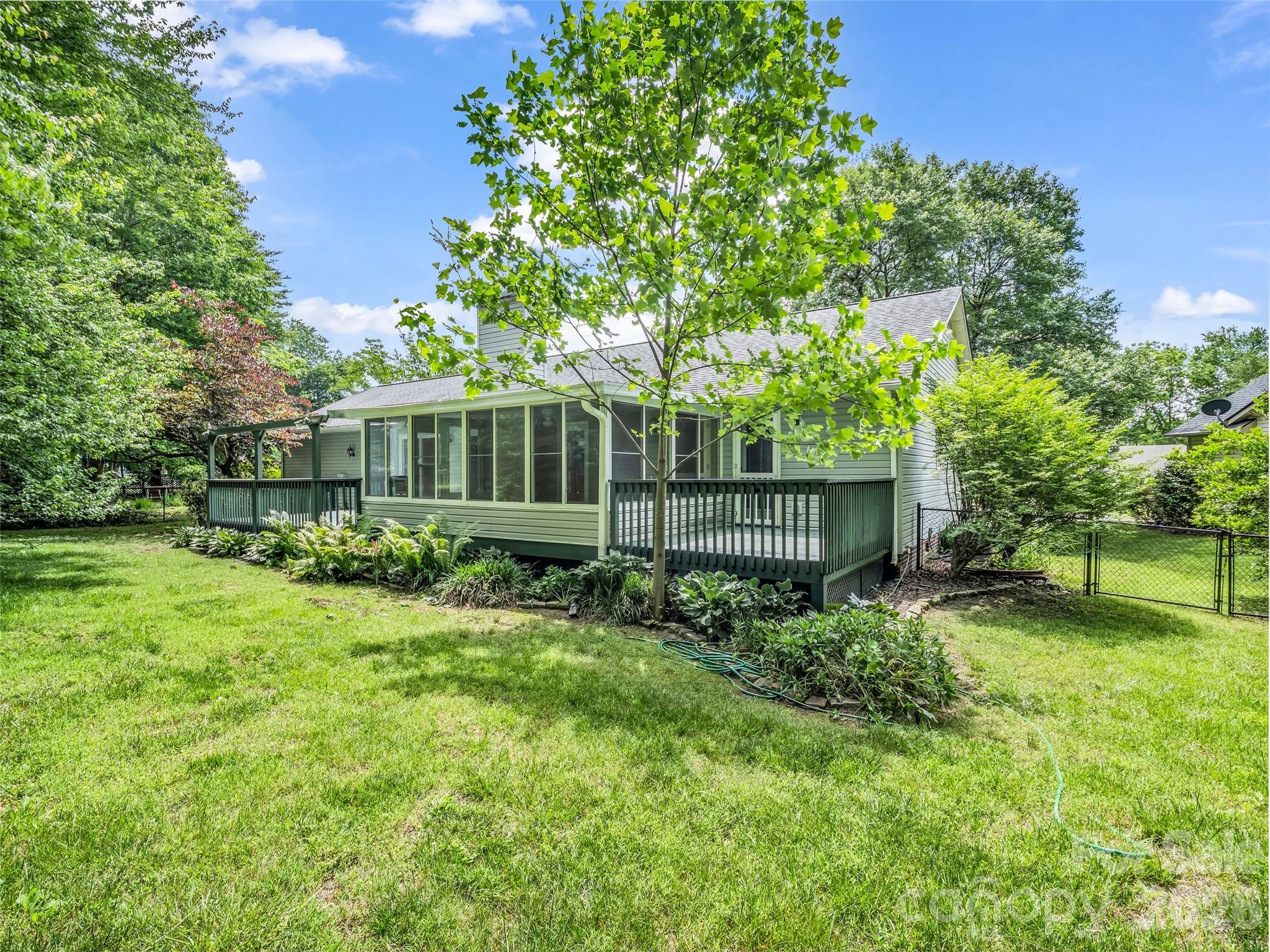 606 Woodberry Court — Fletcher