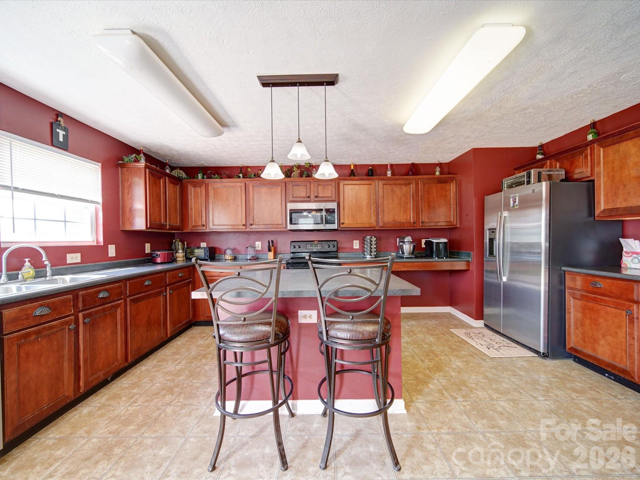 3841 Shasta Circle — Clover