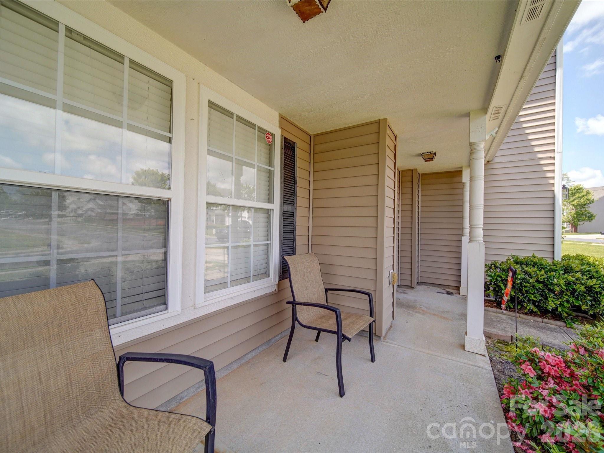 3841 Shasta Circle — Clover